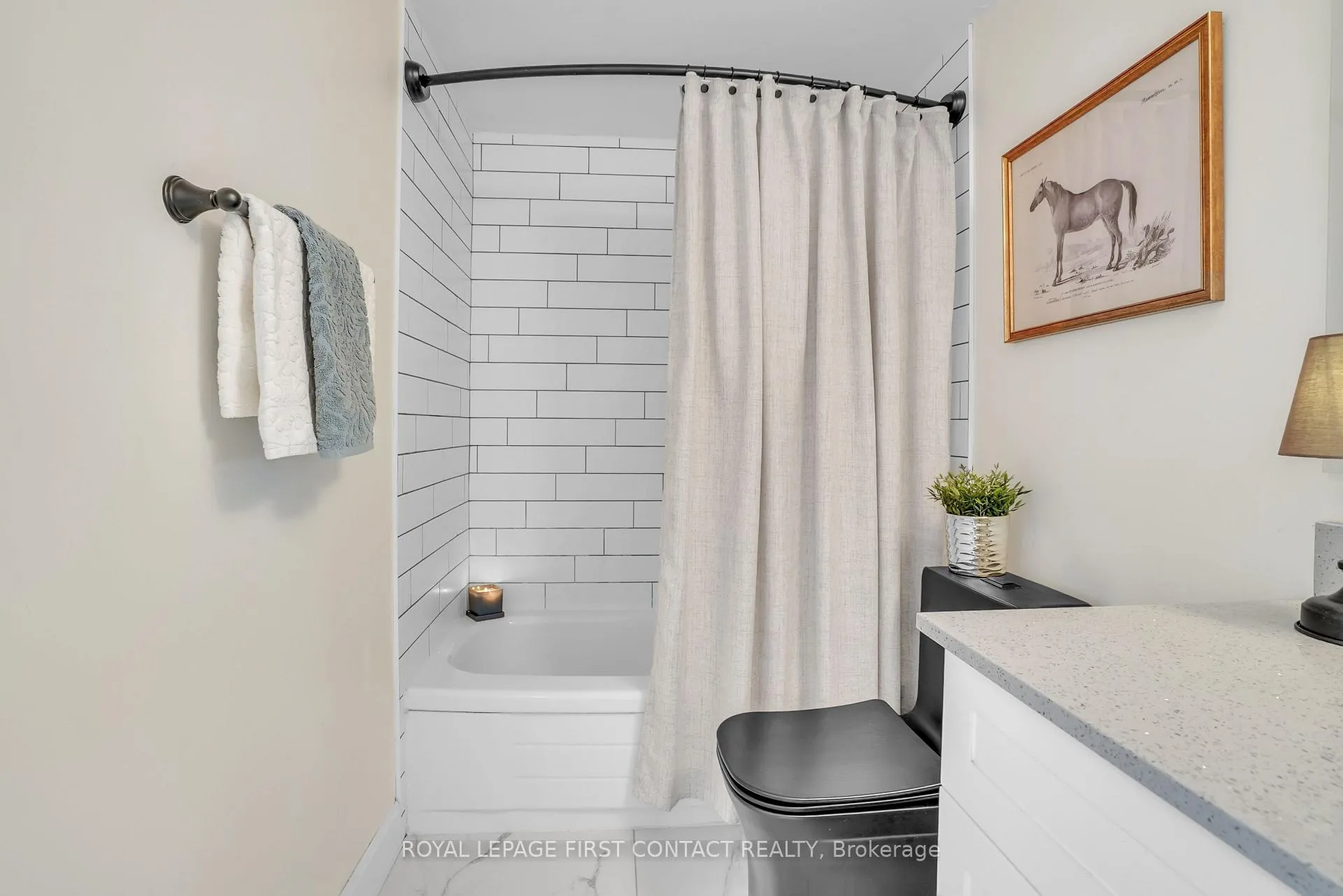 Photo 29 of Unit 902, 65 Ellen Street, Barrie, City Centre — HOMEH