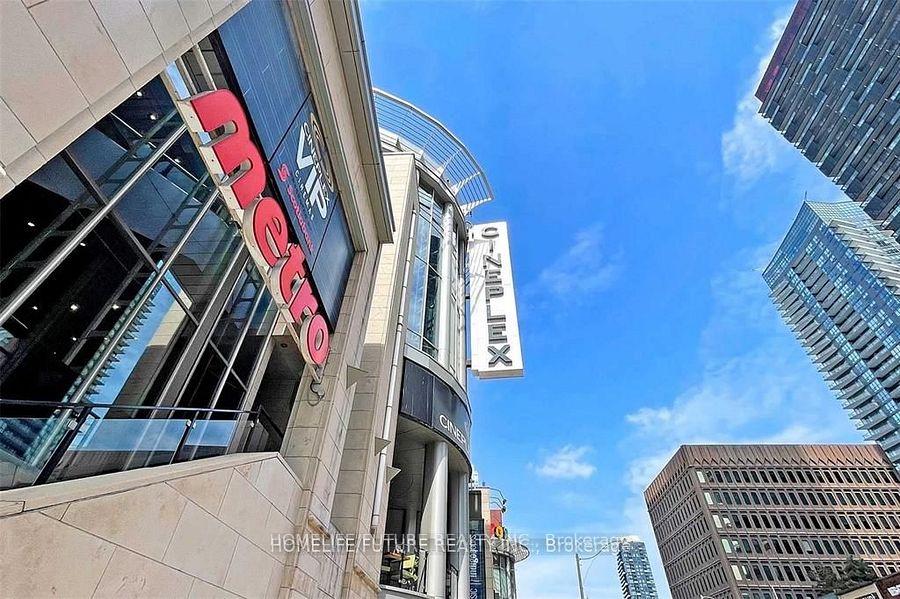 Photo 8 of Unit 1802, 33 Helendale Avenue, Toronto, Yonge-Eglinton — HOMEH