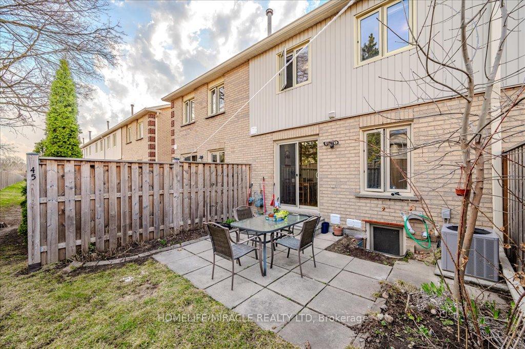 Photo 35 of Unit 45, 302 College Avenue W, Guelph, Dovercliffe Park/Old University — HOMEH