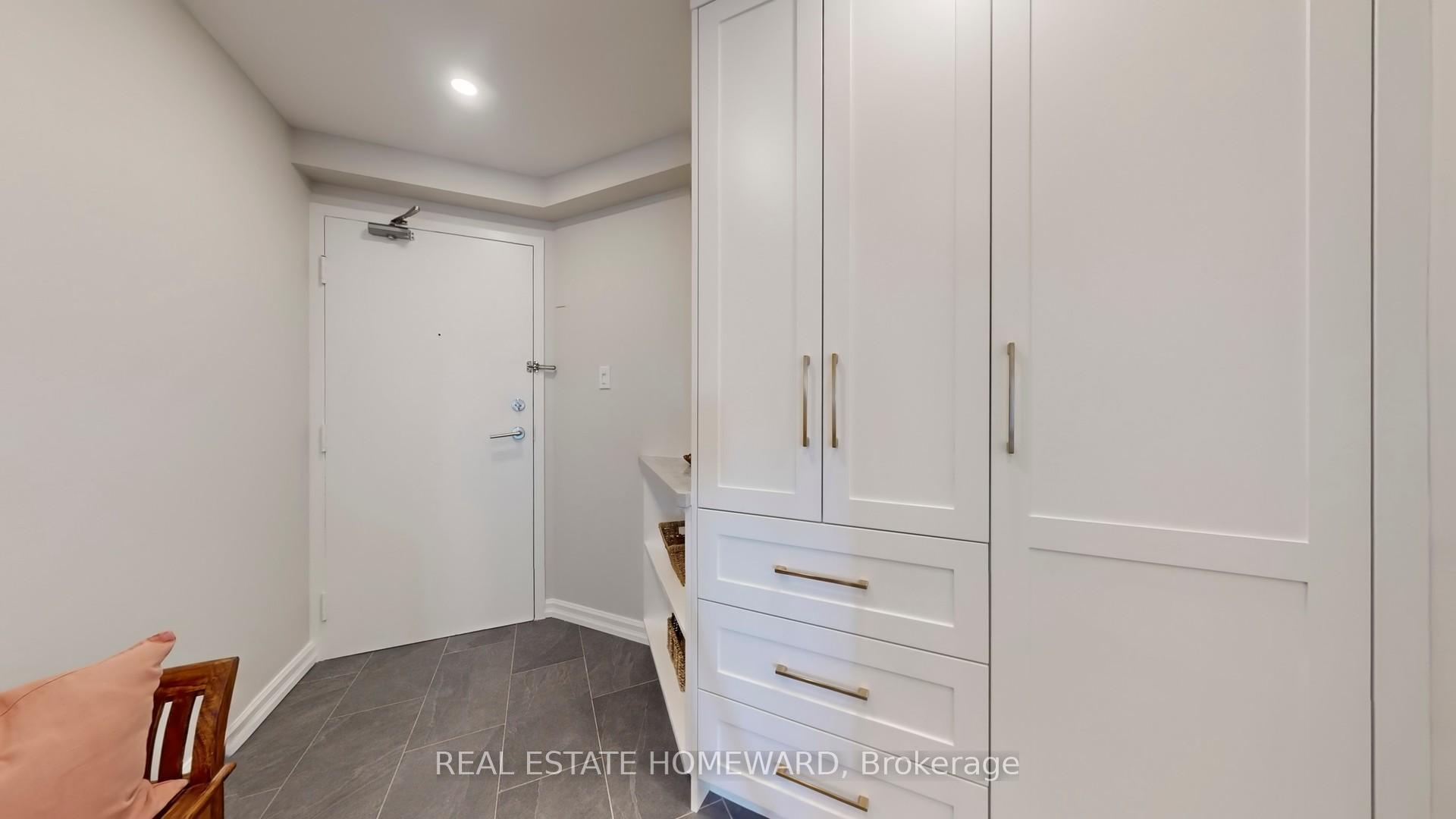 Photo 4 of Unit 920, 77 Maitland Place, Toronto, Cabbagetown-South St. James Town — HOMEH
