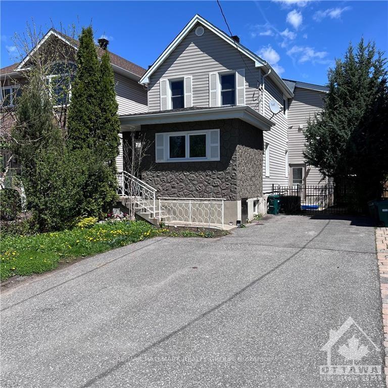 Front of 687 Melbourne Avenue