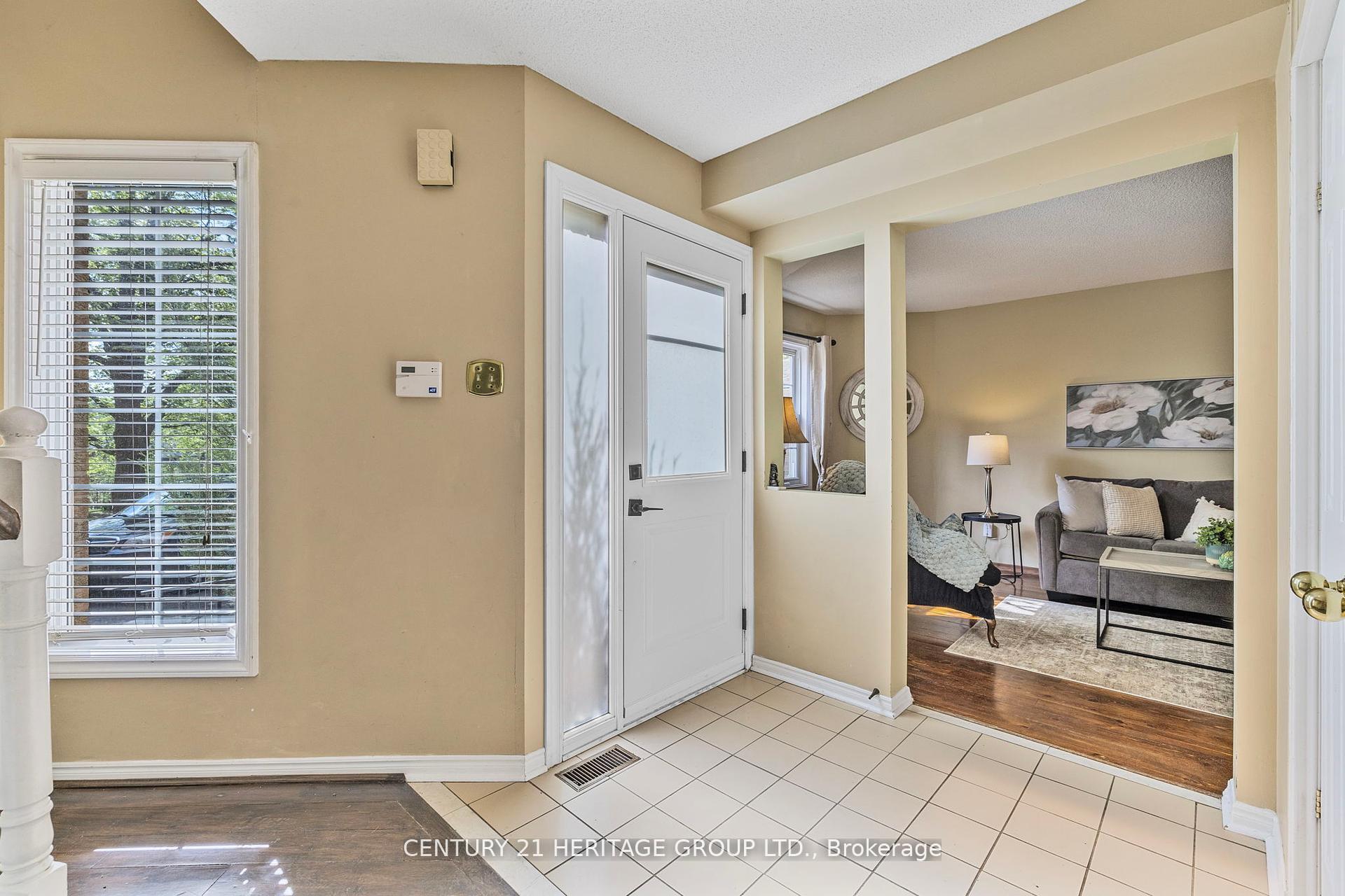 Photo 7 of Unit 44, 108 Ashley Place, Aurora, Aurora Village — HOMEH