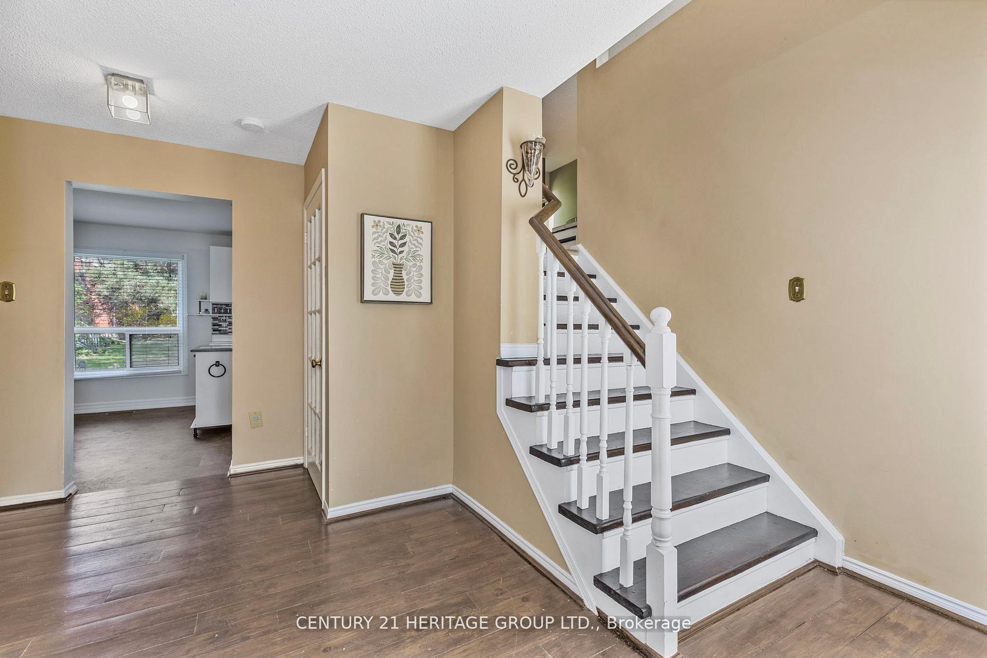 Photo 9 of Unit 44, 108 Ashley Place, Aurora, Aurora Village — HOMEH