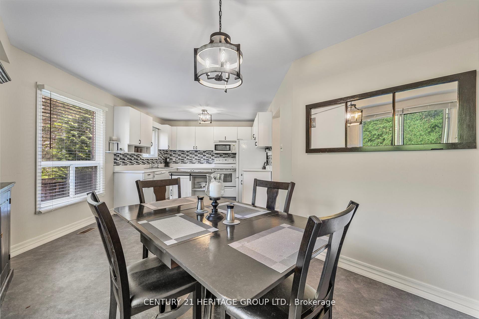 Photo 17 of Unit 44, 108 Ashley Place, Aurora, Aurora Village — HOMEH