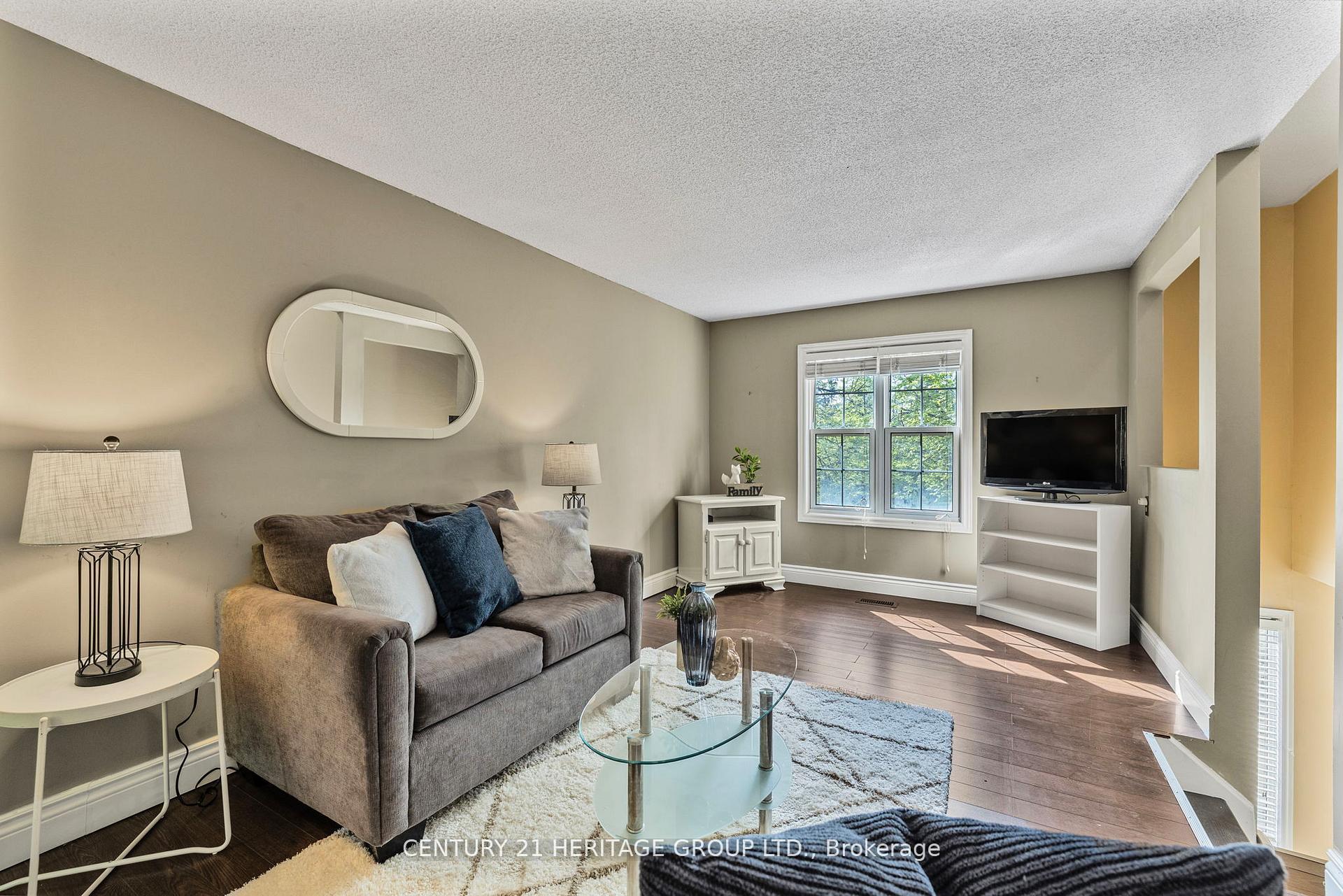 Photo 31 of Unit 44, 108 Ashley Place, Aurora, Aurora Village — HOMEH