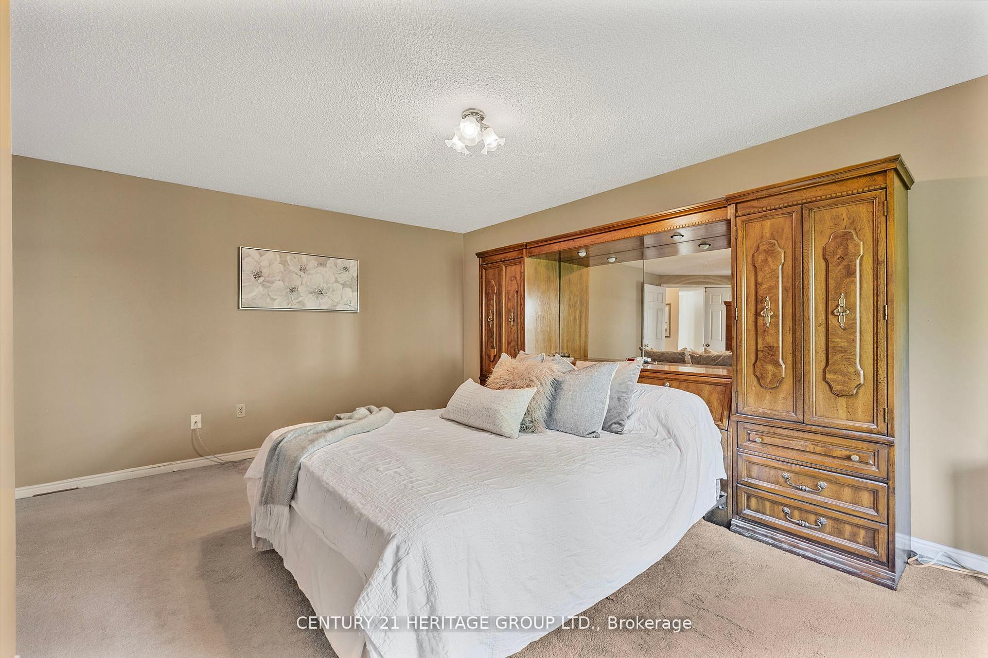 Photo 40 of Unit 44, 108 Ashley Place, Aurora, Aurora Village — HOMEH