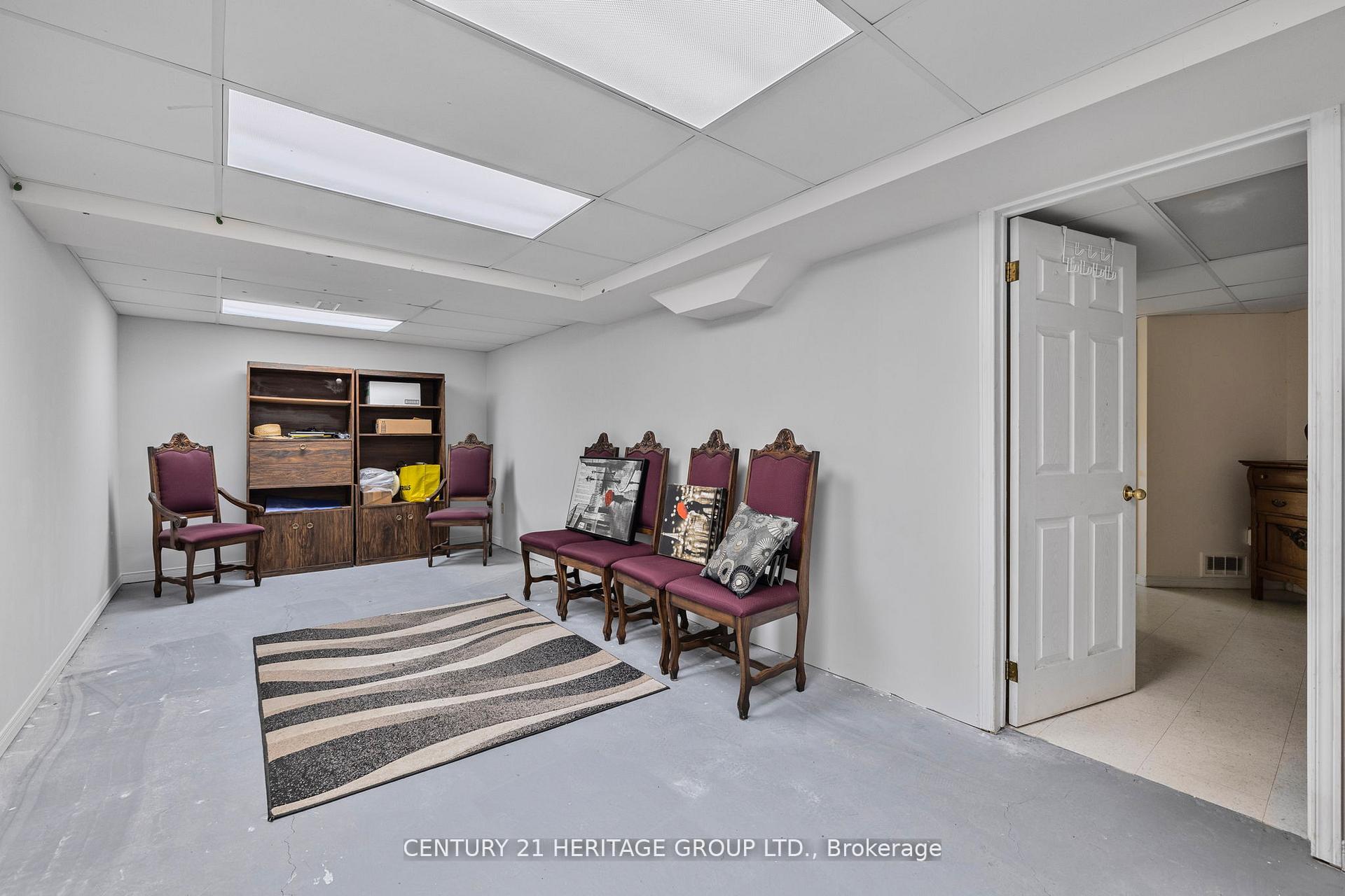 Photo 44 of Unit 44, 108 Ashley Place, Aurora, Aurora Village — HOMEH
