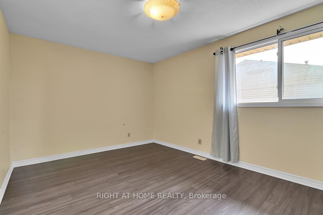 Photo 12 of 1441 Perez Crescent, Ottawa, Carson Grove — HOMEH