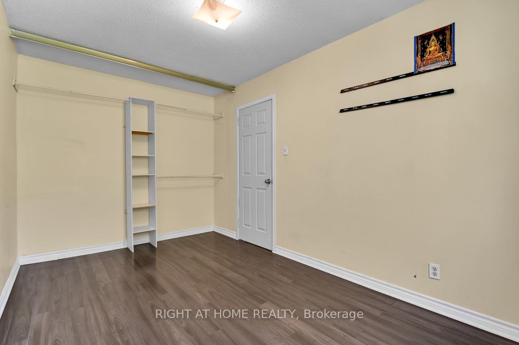 Photo 16 of 1441 Perez Crescent, Ottawa, Carson Grove — HOMEH