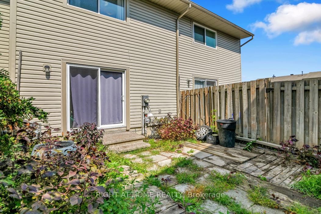 Photo 21 of 1441 Perez Crescent, Ottawa, Carson Grove — HOMEH