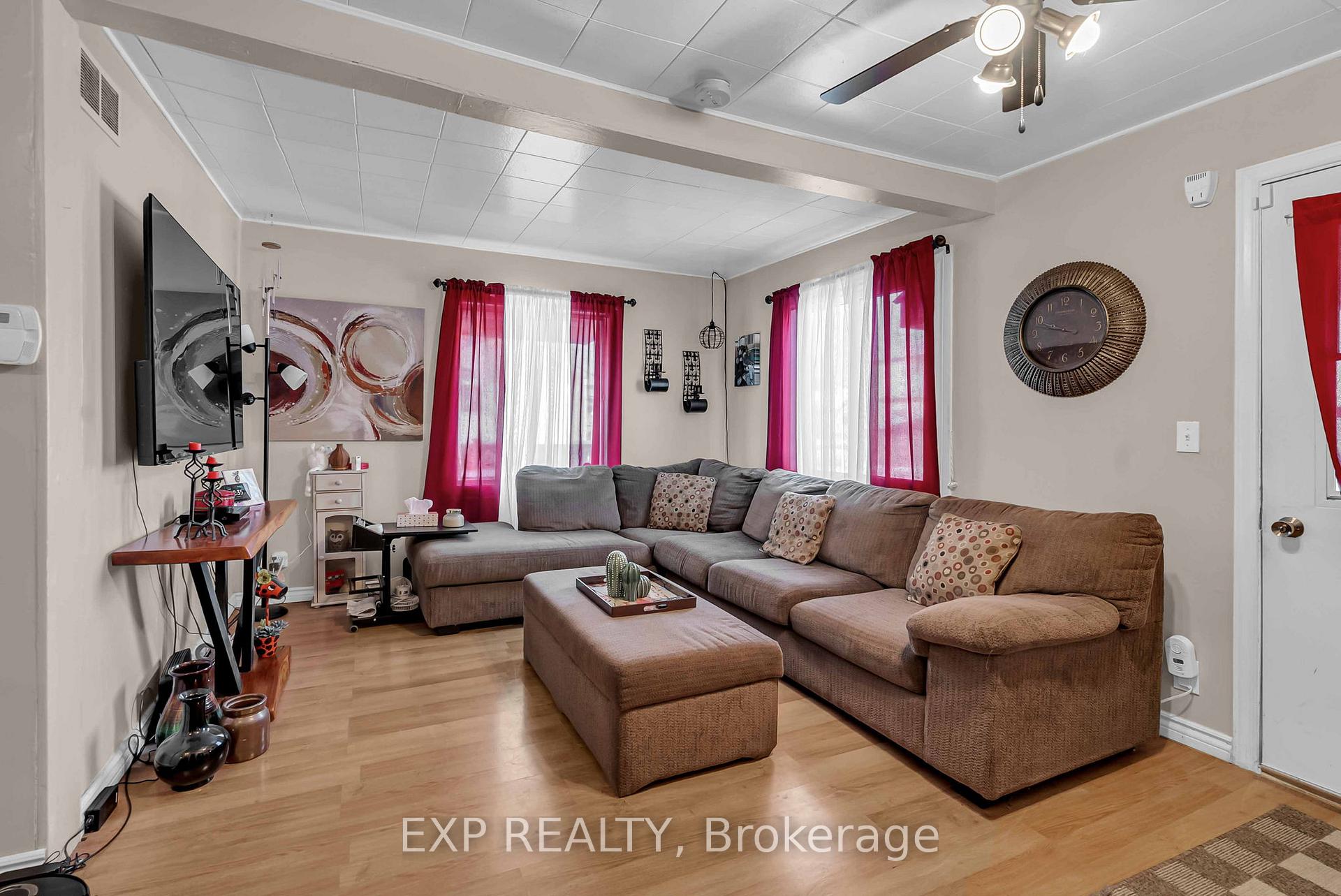Photo 6 of 1060 Abbot Street, Cornwall — HOMEH