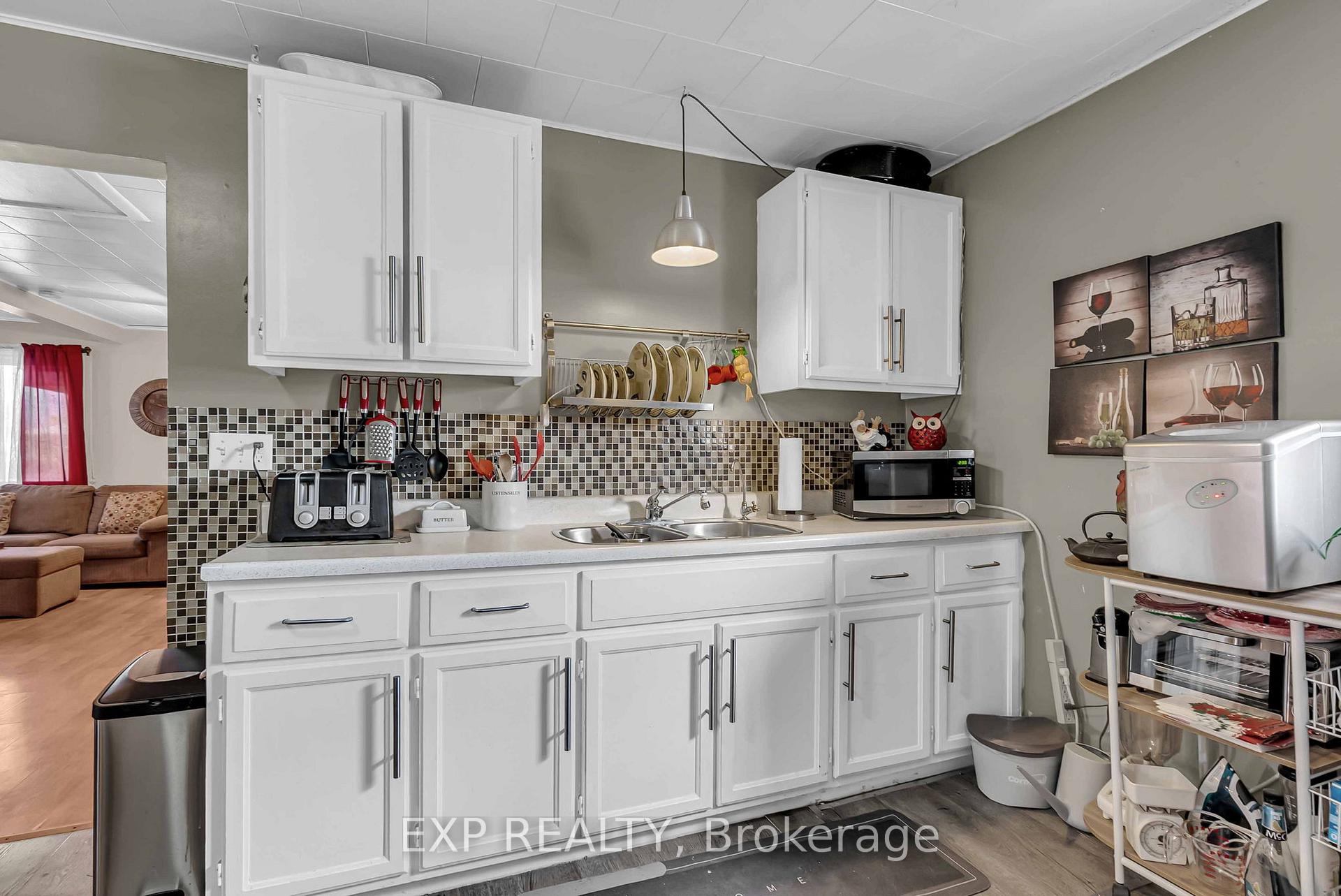 Photo 5 of 1060 Abbot Street, Cornwall — HOMEH