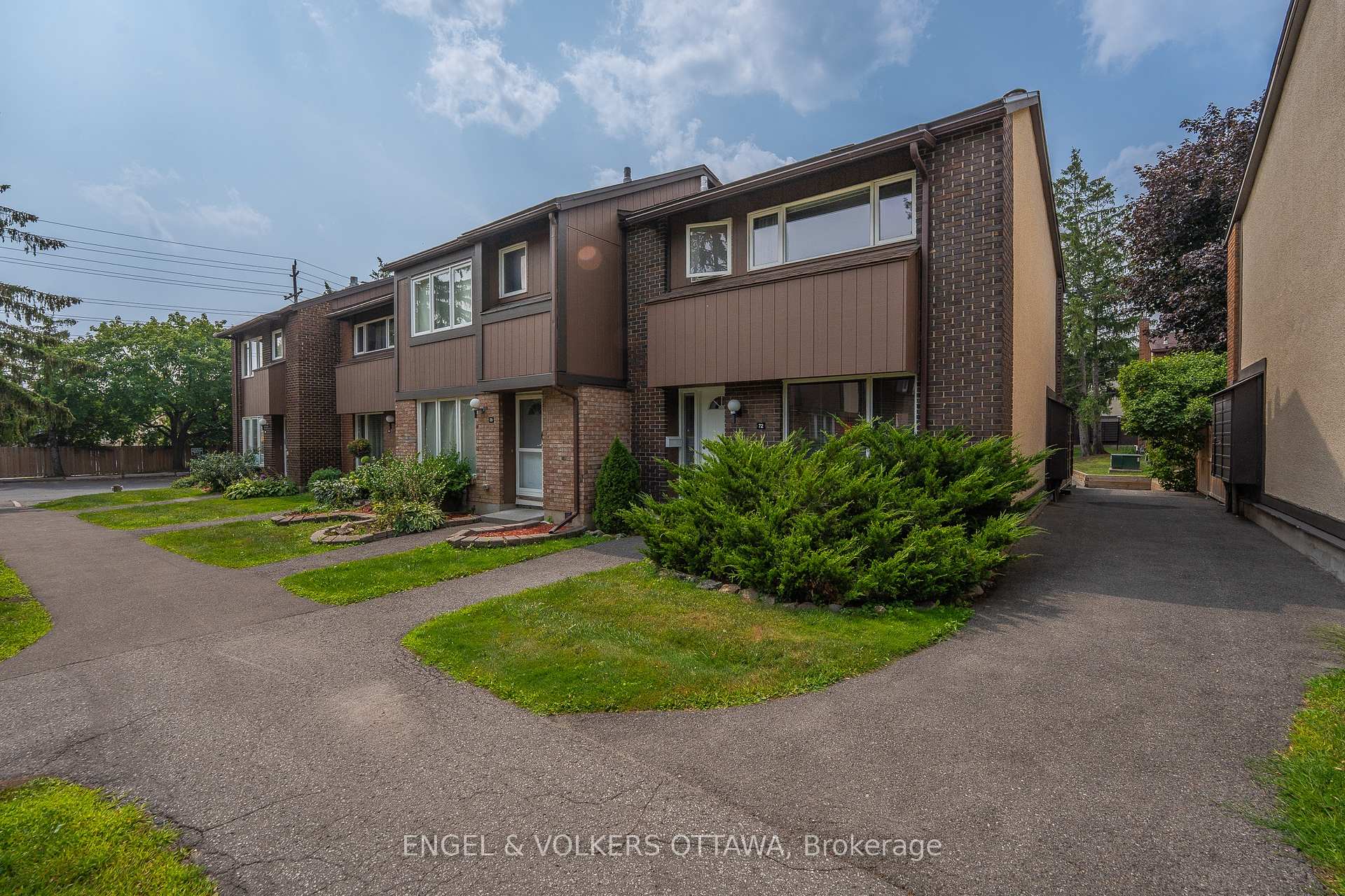 Photo 2 of Unit 72, 2111 Montreal Road, Ottawa, Beaconwood — HOMEH