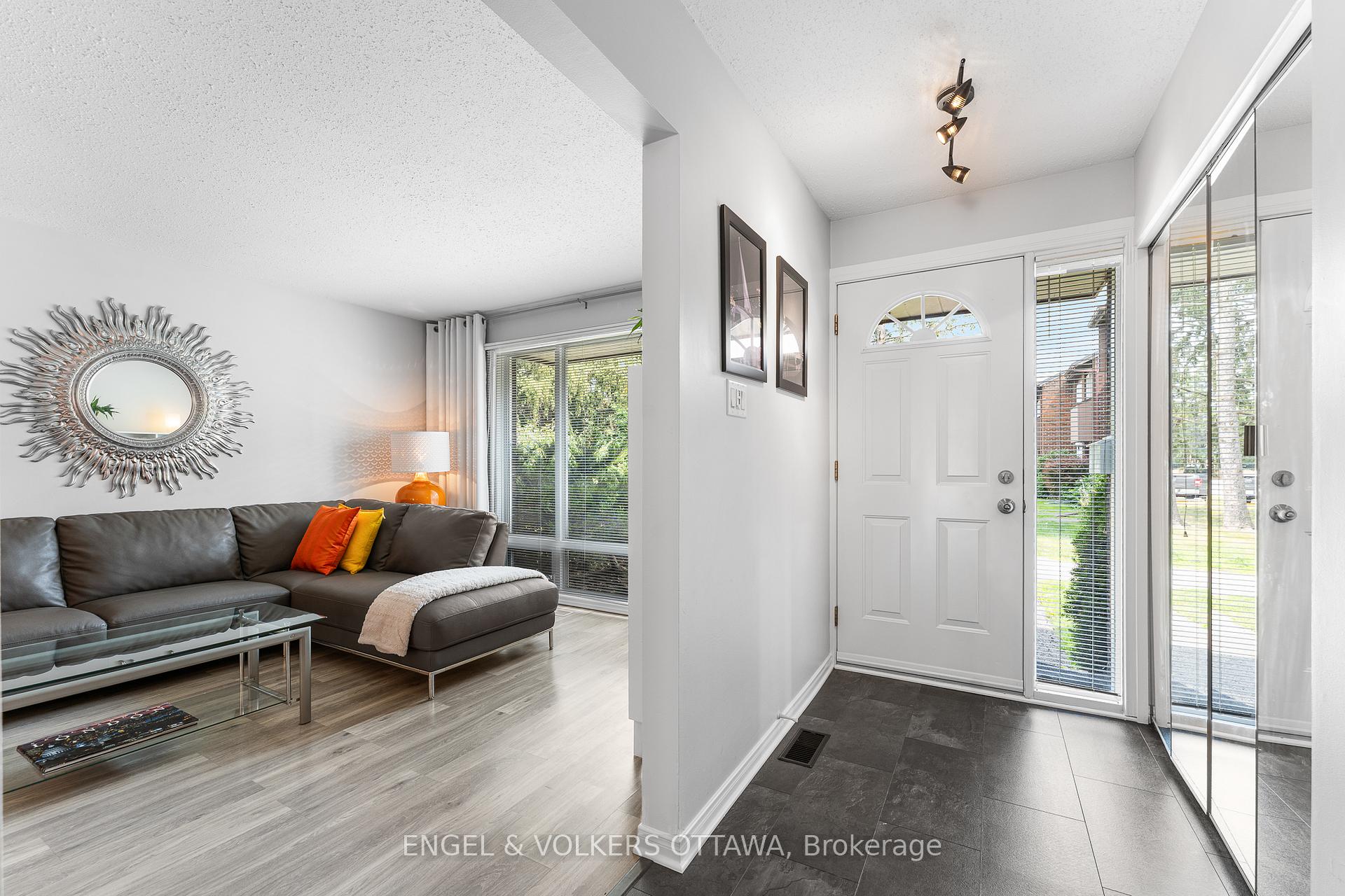 Photo 5 of Unit 72, 2111 Montreal Road, Ottawa, Beaconwood — HOMEH