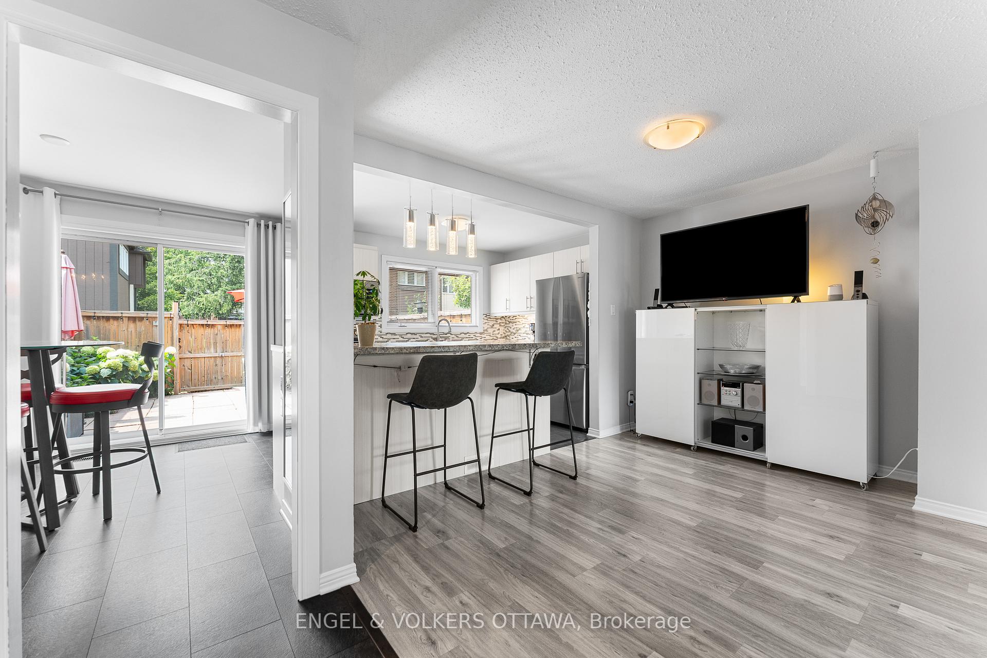 Photo 11 of Unit 72, 2111 Montreal Road, Ottawa, Beaconwood — HOMEH