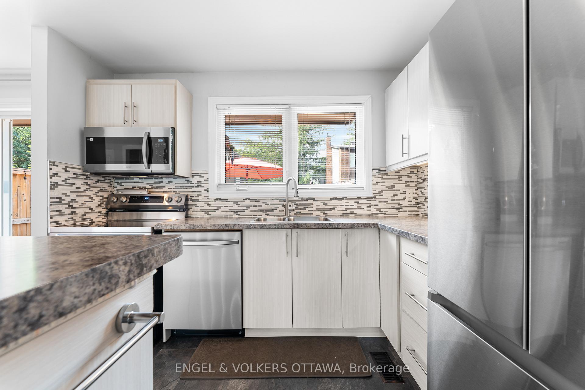 Photo 12 of Unit 72, 2111 Montreal Road, Ottawa, Beaconwood — HOMEH