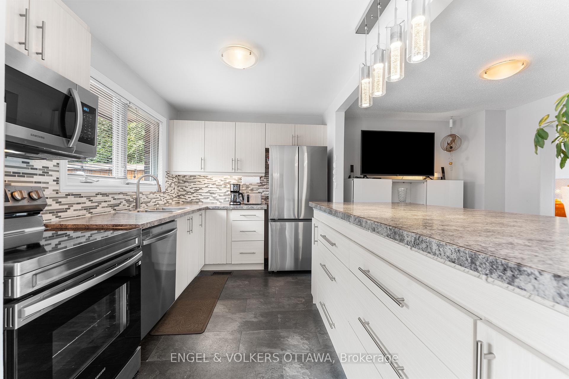 Photo 14 of Unit 72, 2111 Montreal Road, Ottawa, Beaconwood — HOMEH