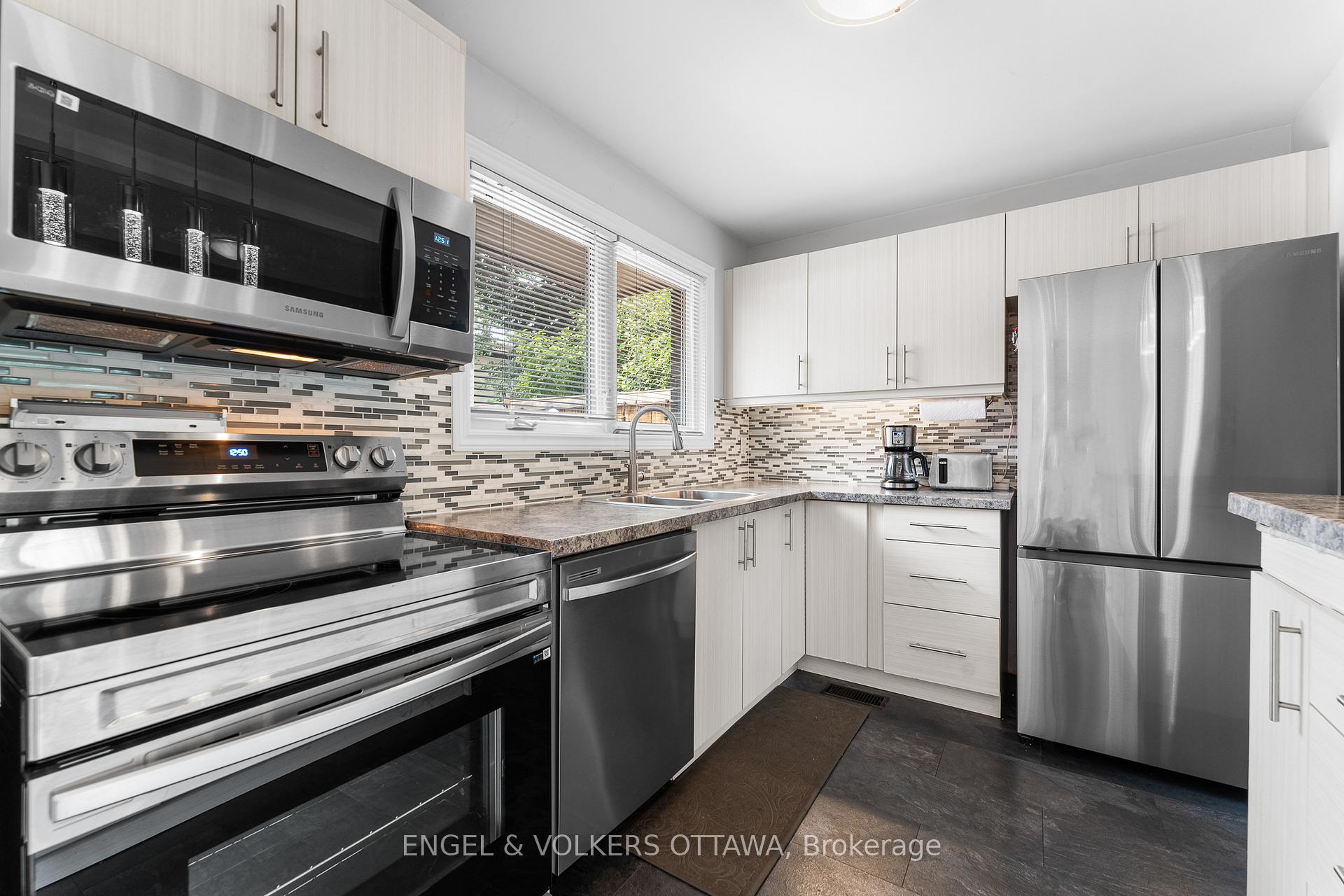 Photo 15 of Unit 72, 2111 Montreal Road, Ottawa, Beaconwood — HOMEH