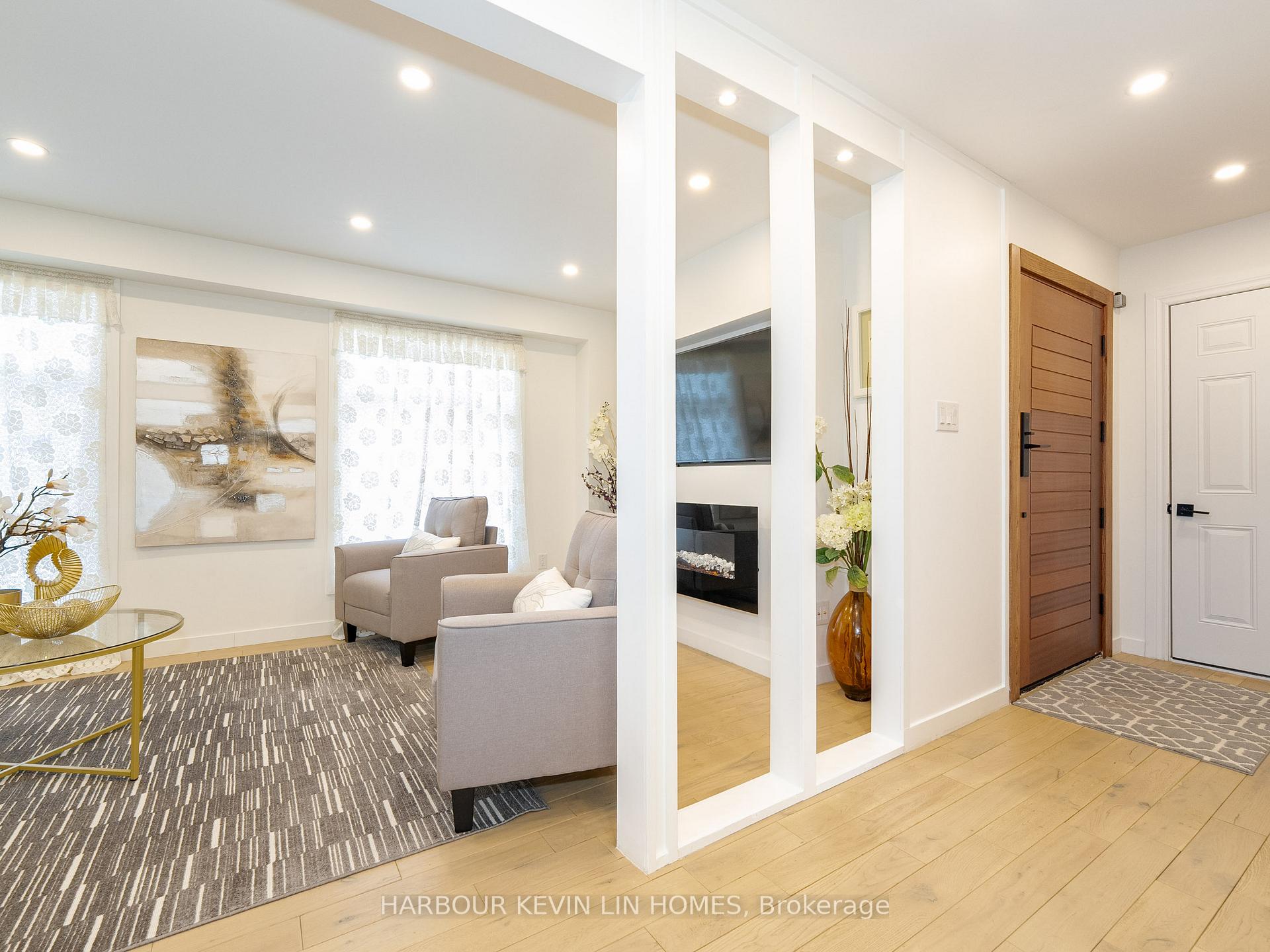 Photo 6 of 7 Cossar Drive, Aurora, Aurora Highlands — HOMEH