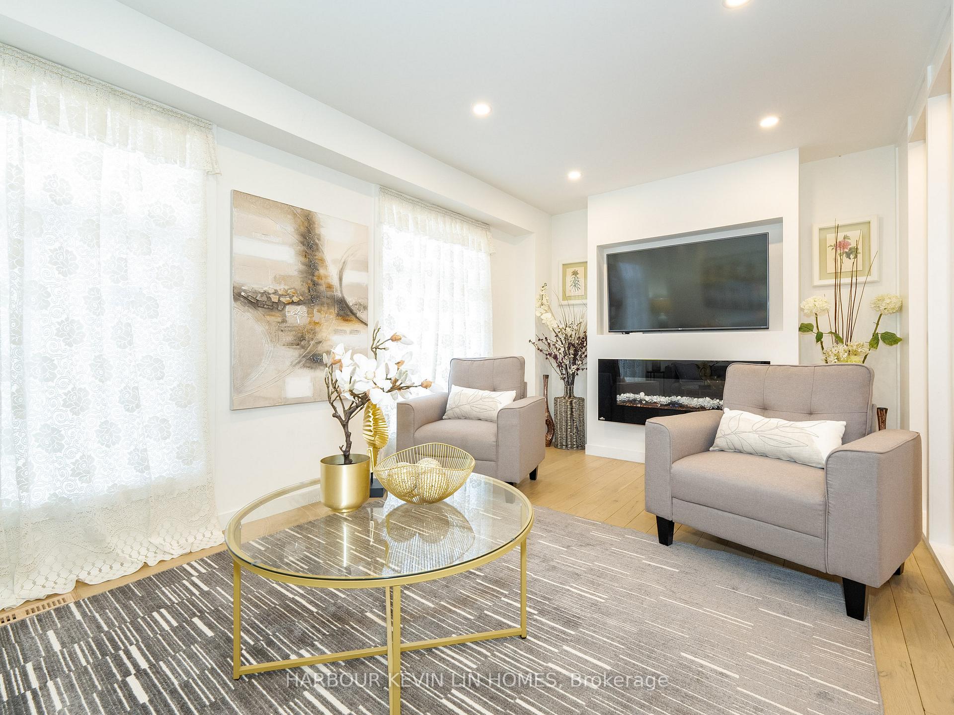 Photo 4 of 7 Cossar Drive, Aurora, Aurora Highlands — HOMEH