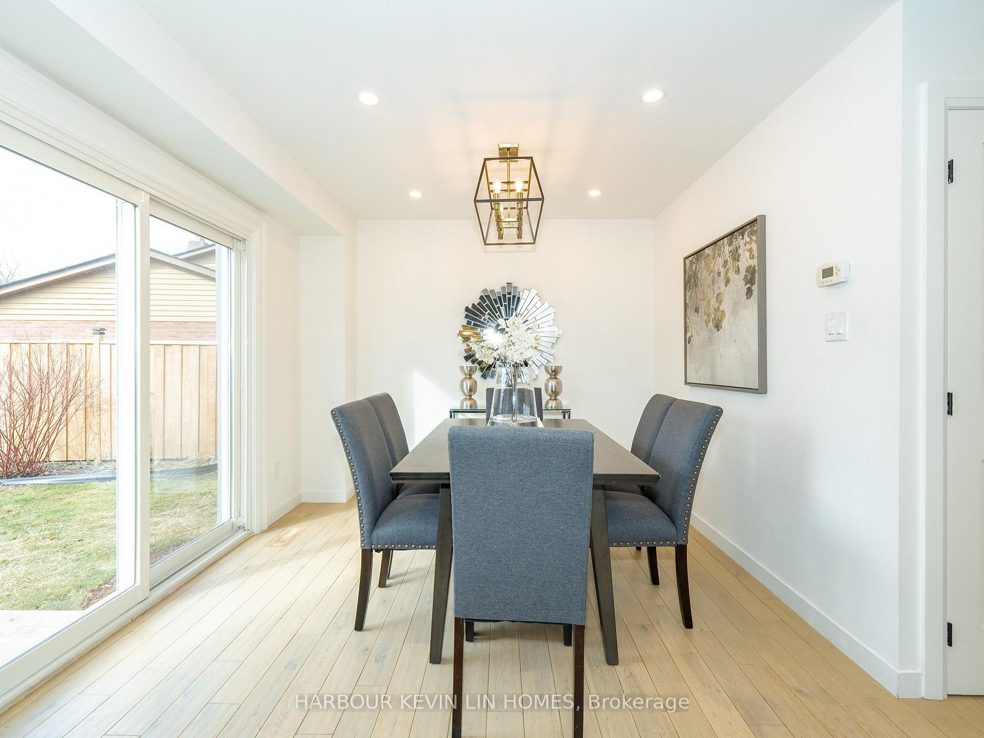 Photo 9 of 7 Cossar Drive, Aurora, Aurora Highlands — HOMEH
