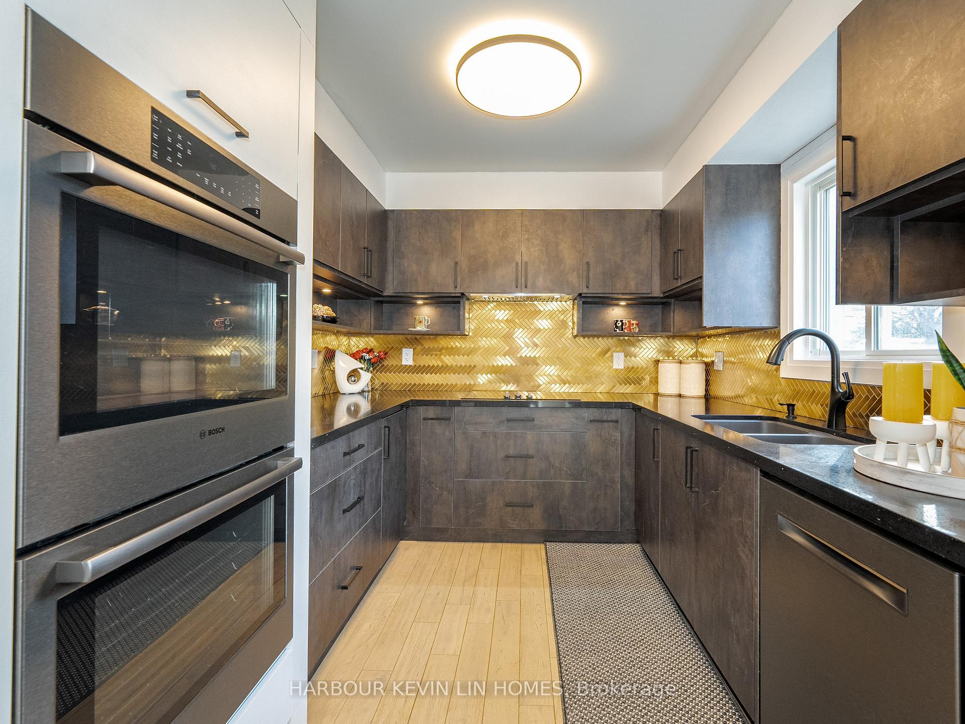 Photo 11 of 7 Cossar Drive, Aurora, Aurora Highlands — HOMEH
