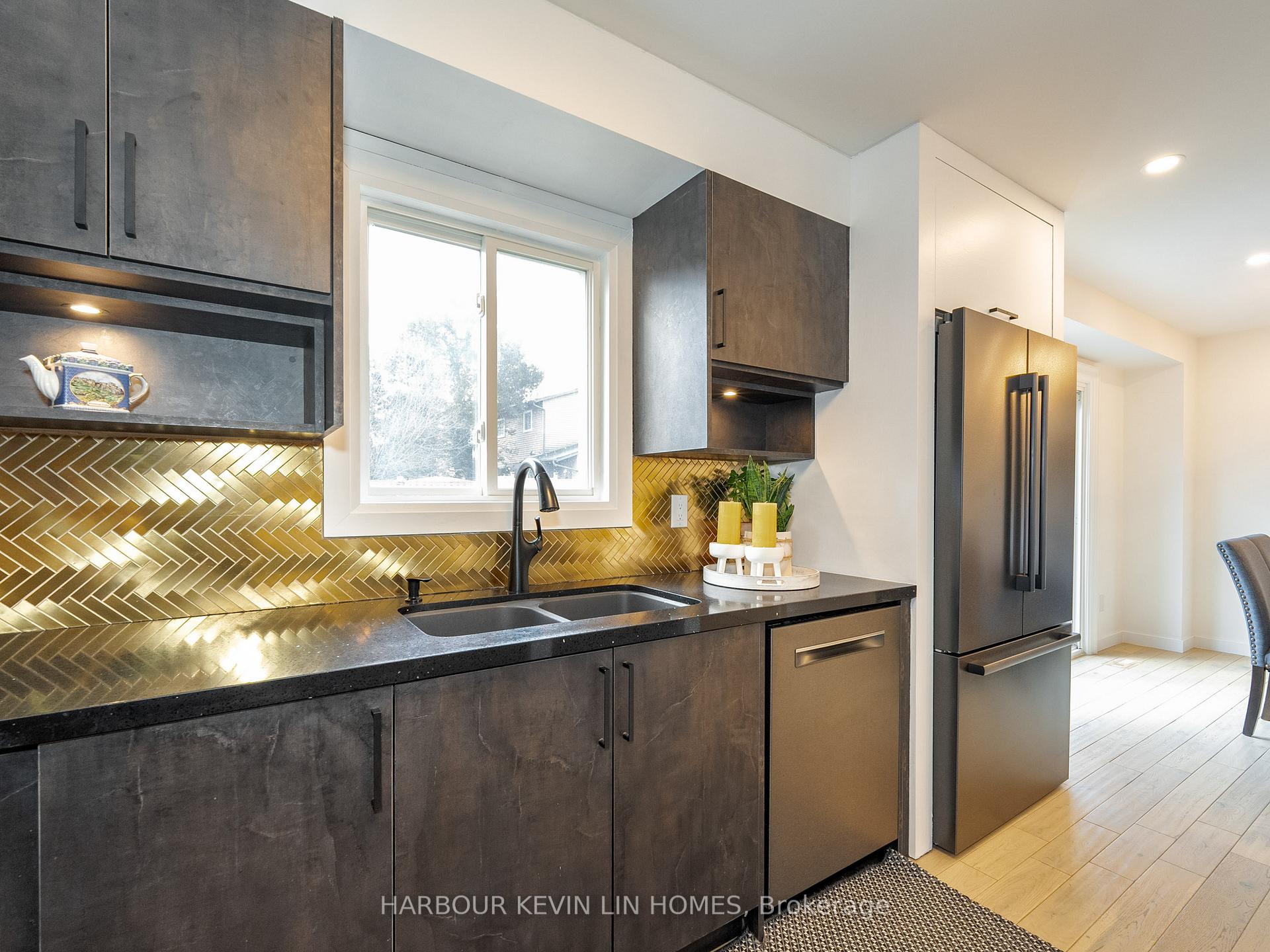 Photo 14 of 7 Cossar Drive, Aurora, Aurora Highlands — HOMEH