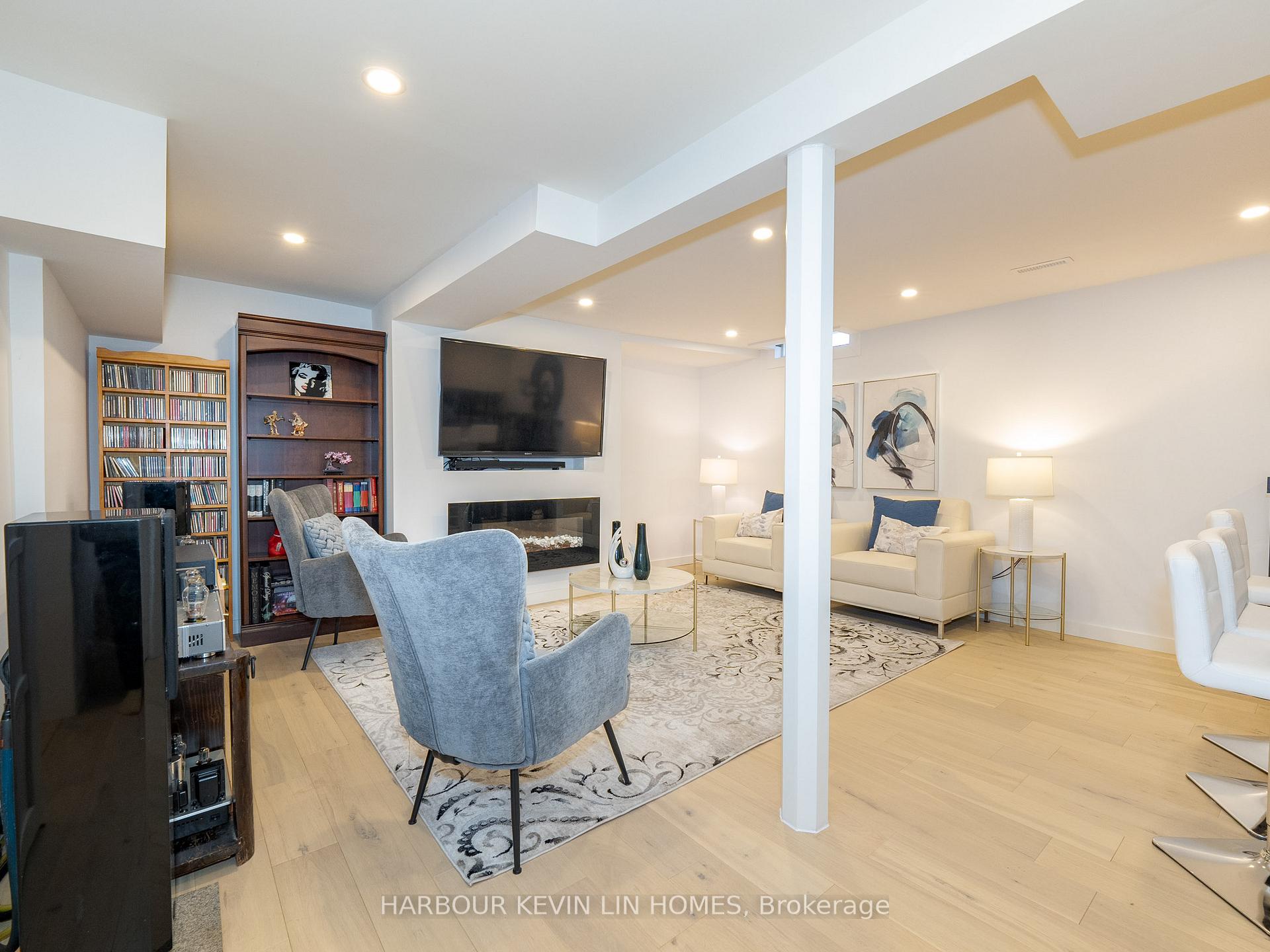 Photo 33 of 7 Cossar Drive, Aurora, Aurora Highlands — HOMEH