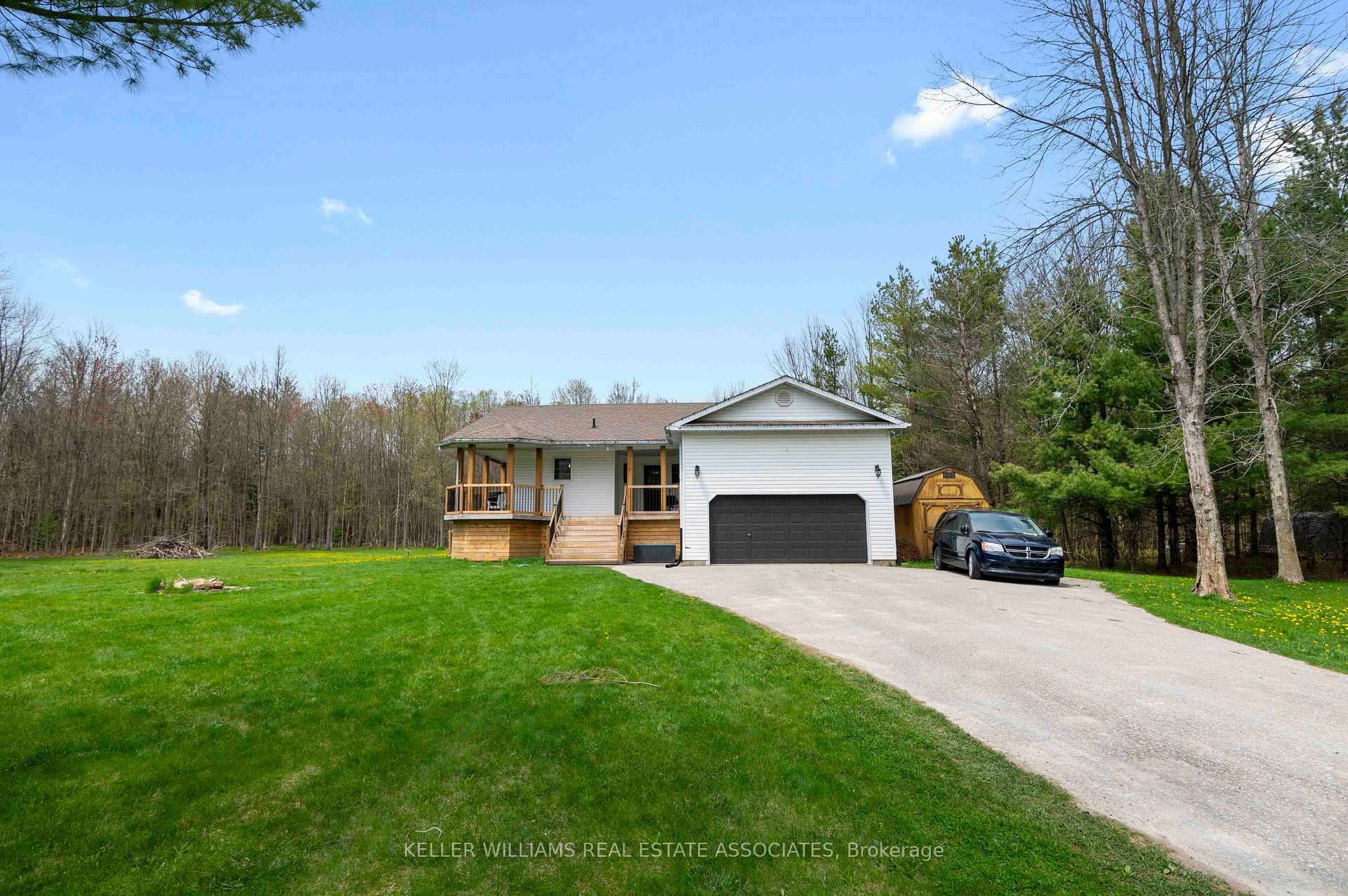 Photo 1 of 2554 Creemore Avenue, Clearview, Rural Clearview — HOMEH