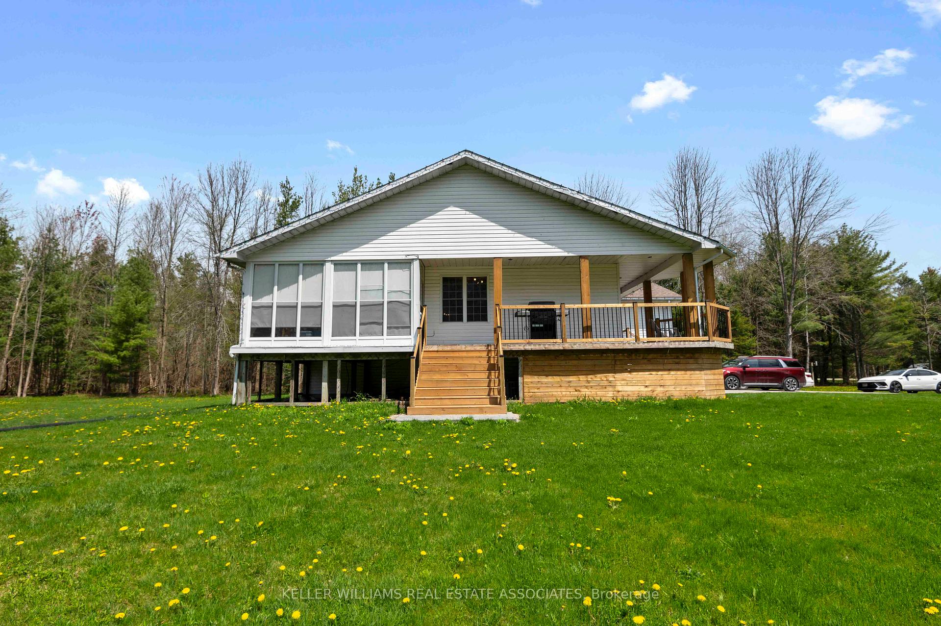 Photo 3 of 2554 Creemore Avenue, Clearview, Rural Clearview — HOMEH