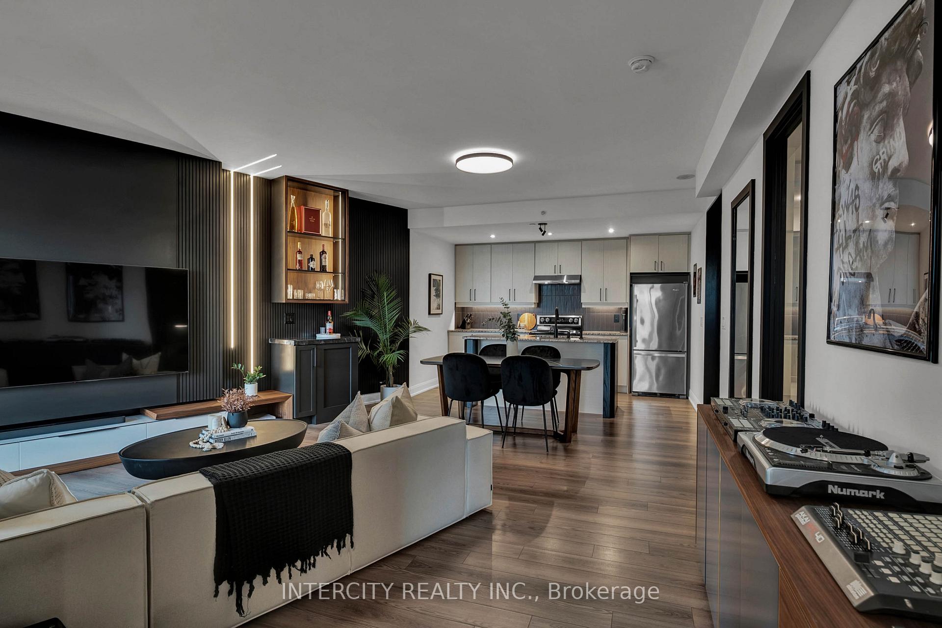 Photo 4 of Unit 412, 2910 Highway 7, Vaughan, Concord — HOMEH