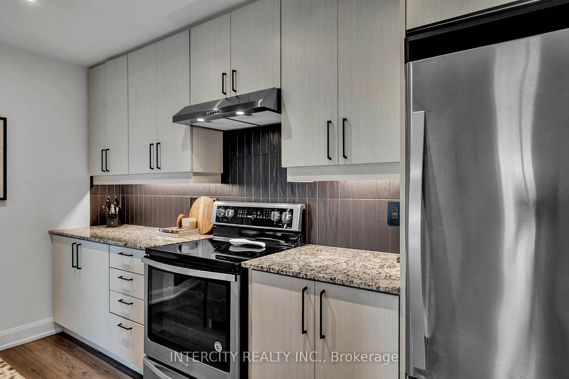 Photo 10 of Unit 412, 2910 Highway 7, Vaughan, Concord — HOMEH
