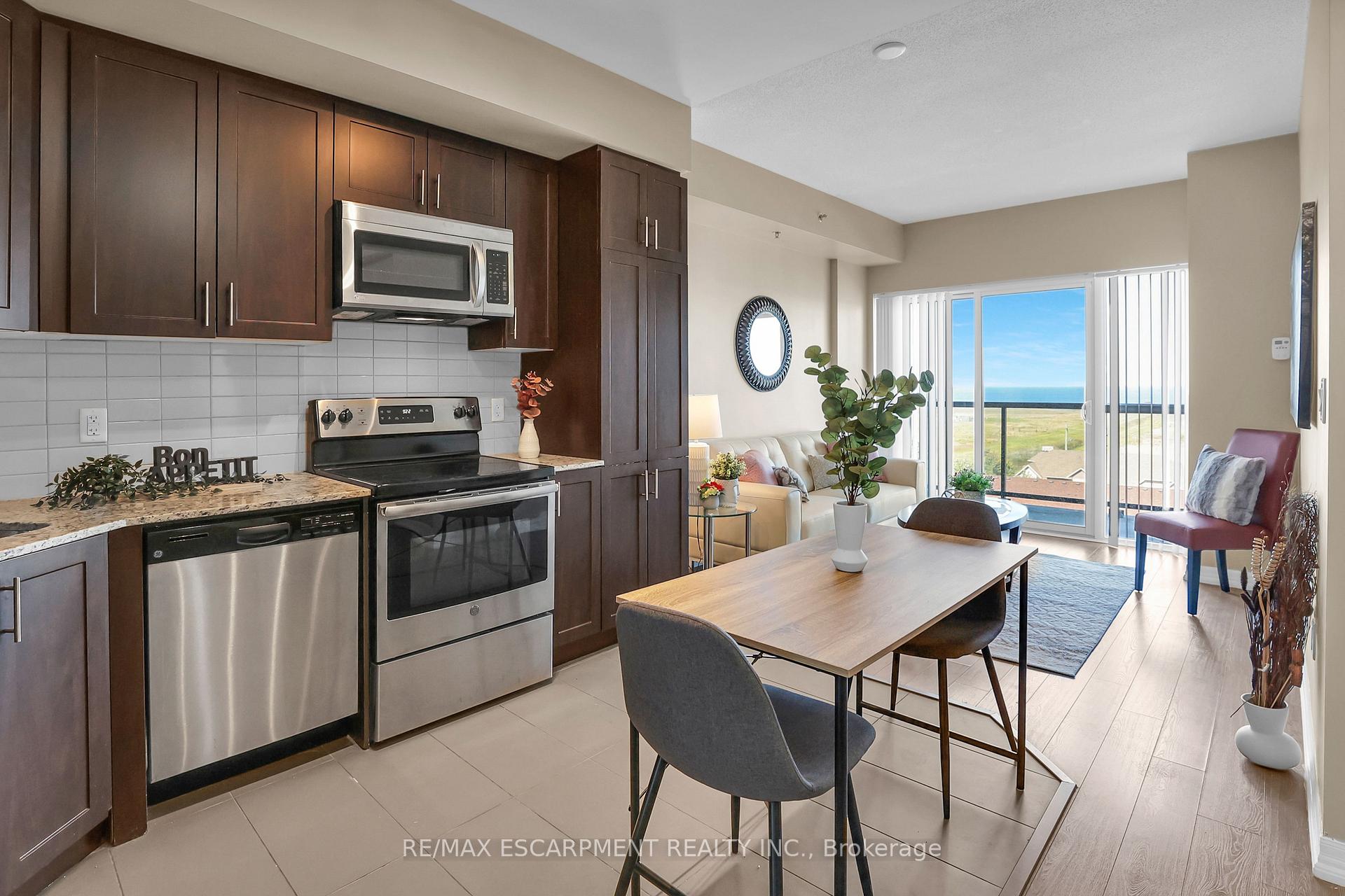 Photo 1 of Unit 605, 560 North Service Road, Grimsby, Grimsby Beach — HOMEH
