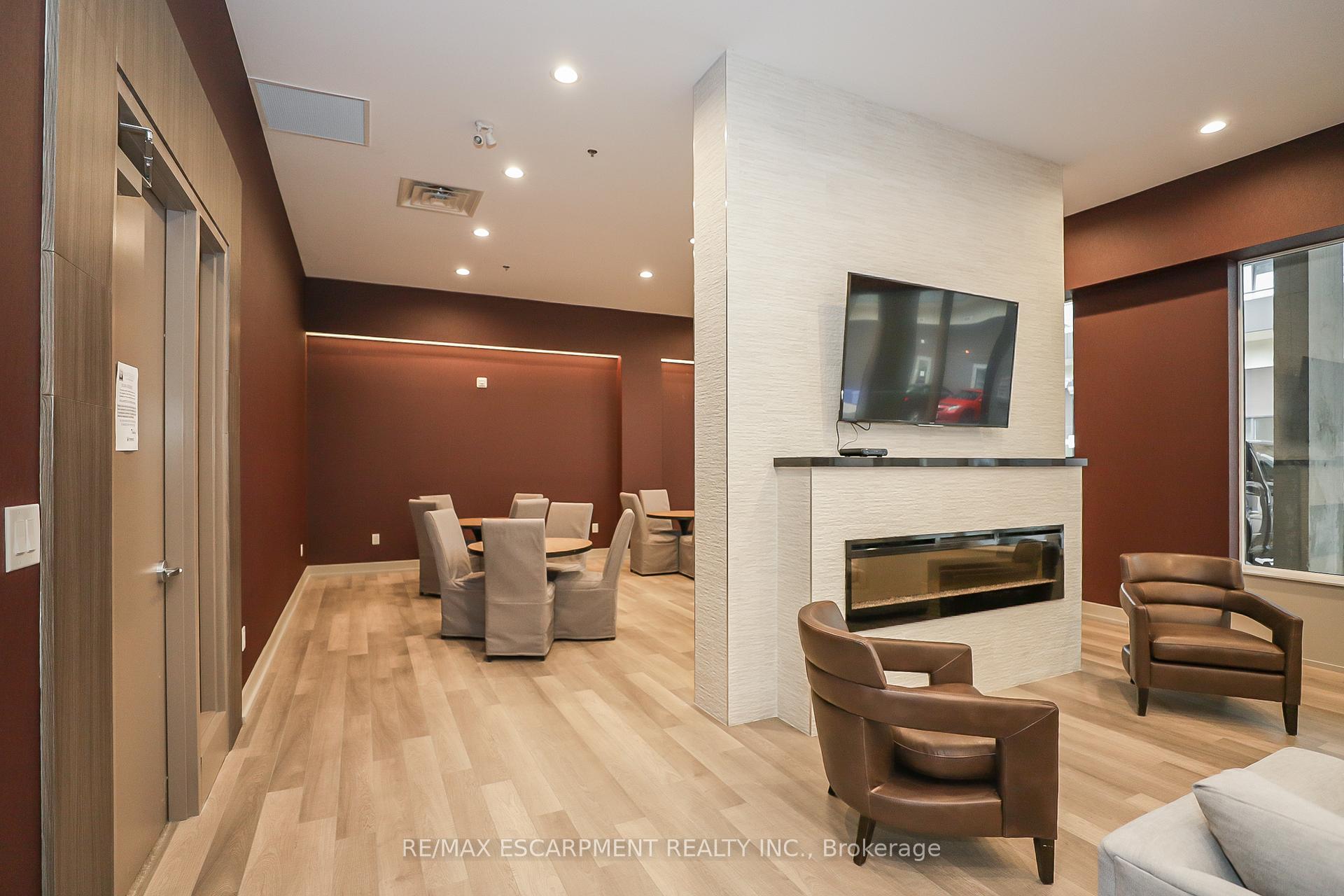 Photo 2 of Unit 605, 560 North Service Road, Grimsby, Grimsby Beach — HOMEH