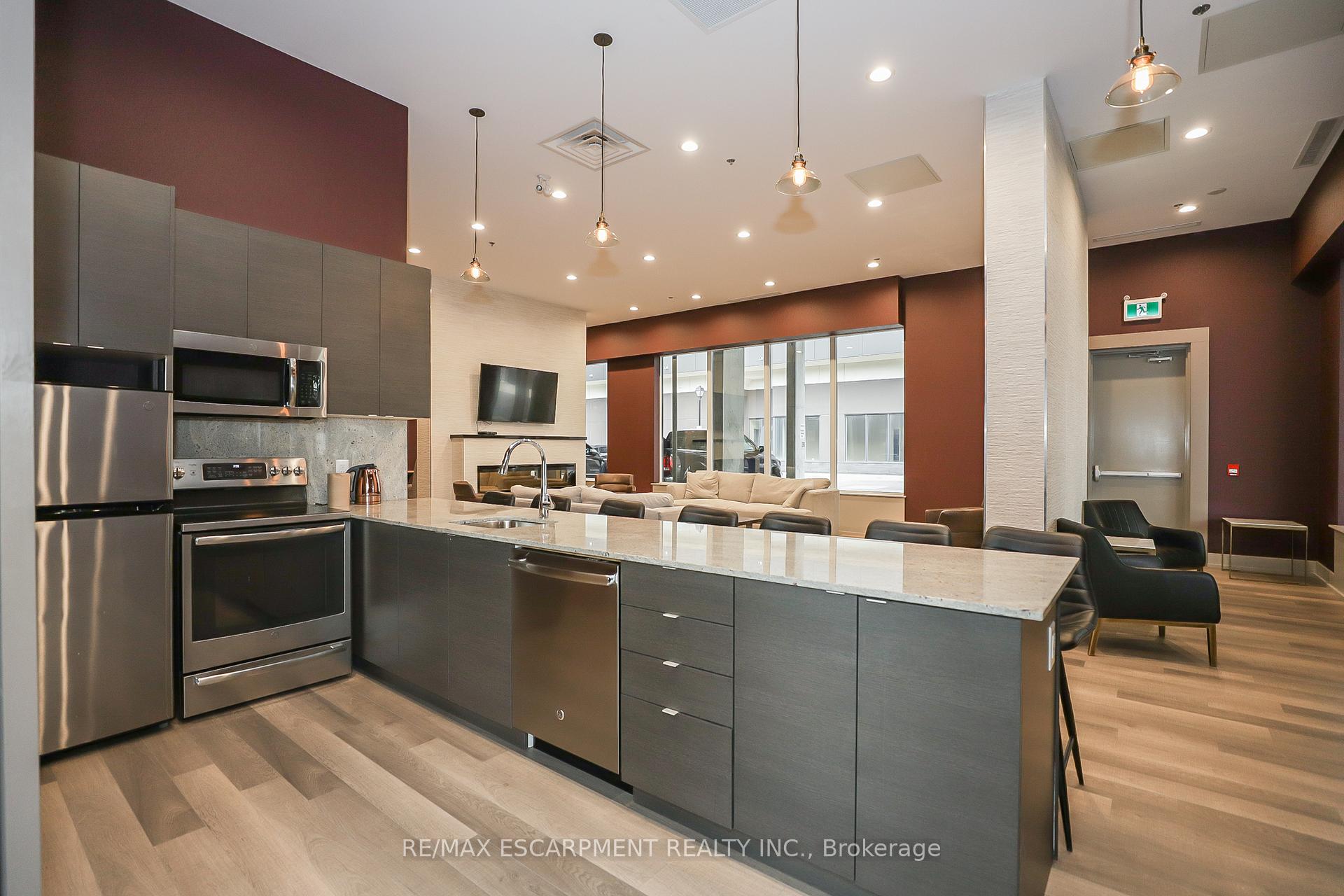 Photo 6 of Unit 605, 560 North Service Road, Grimsby, Grimsby Beach — HOMEH