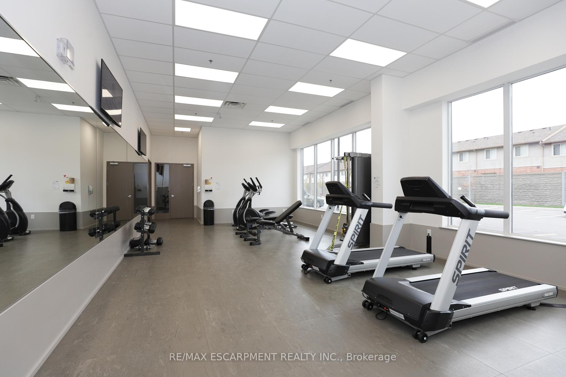 Photo 9 of Unit 605, 560 North Service Road, Grimsby, Grimsby Beach — HOMEH