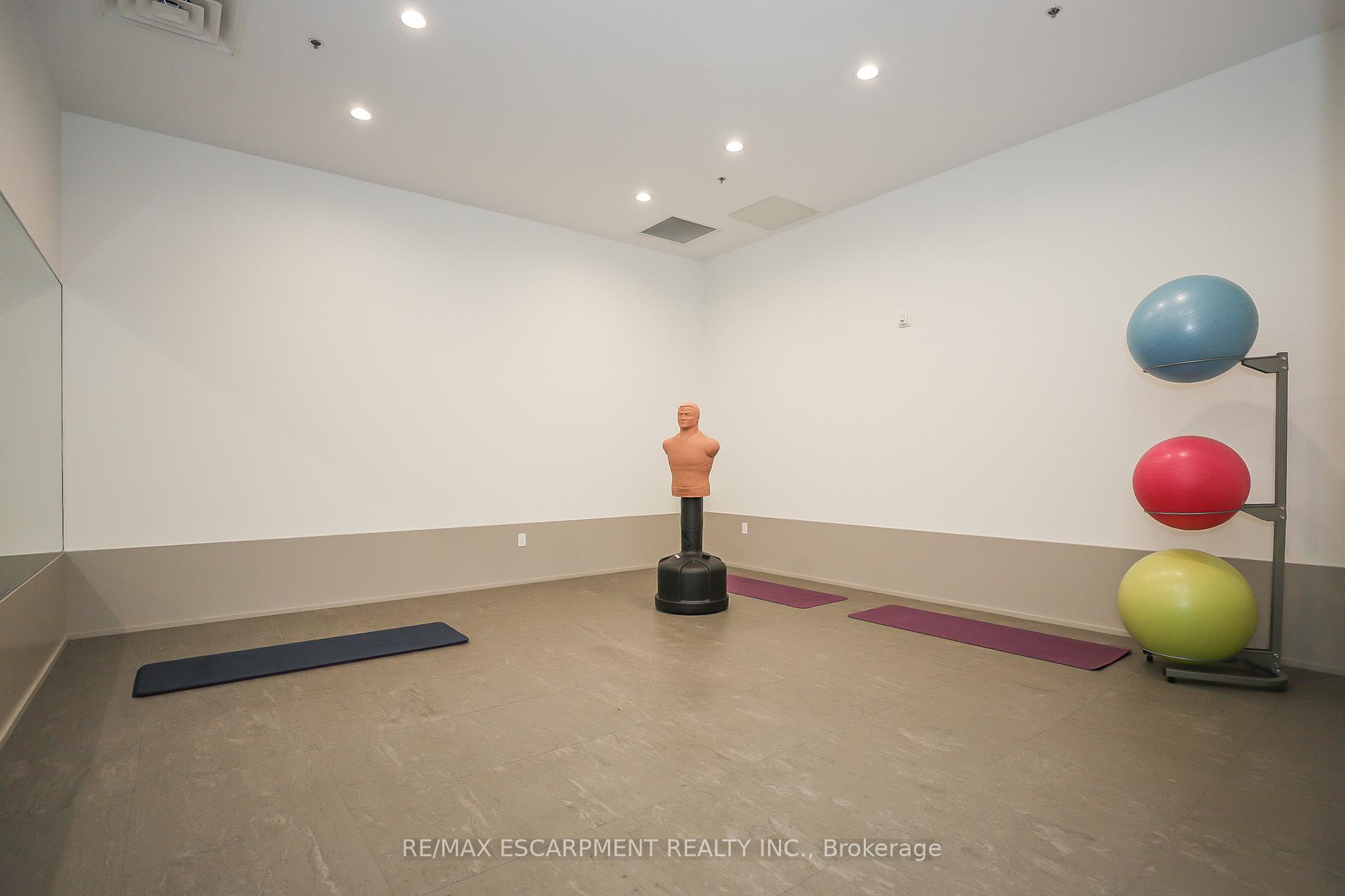 Photo 10 of Unit 605, 560 North Service Road, Grimsby, Grimsby Beach — HOMEH