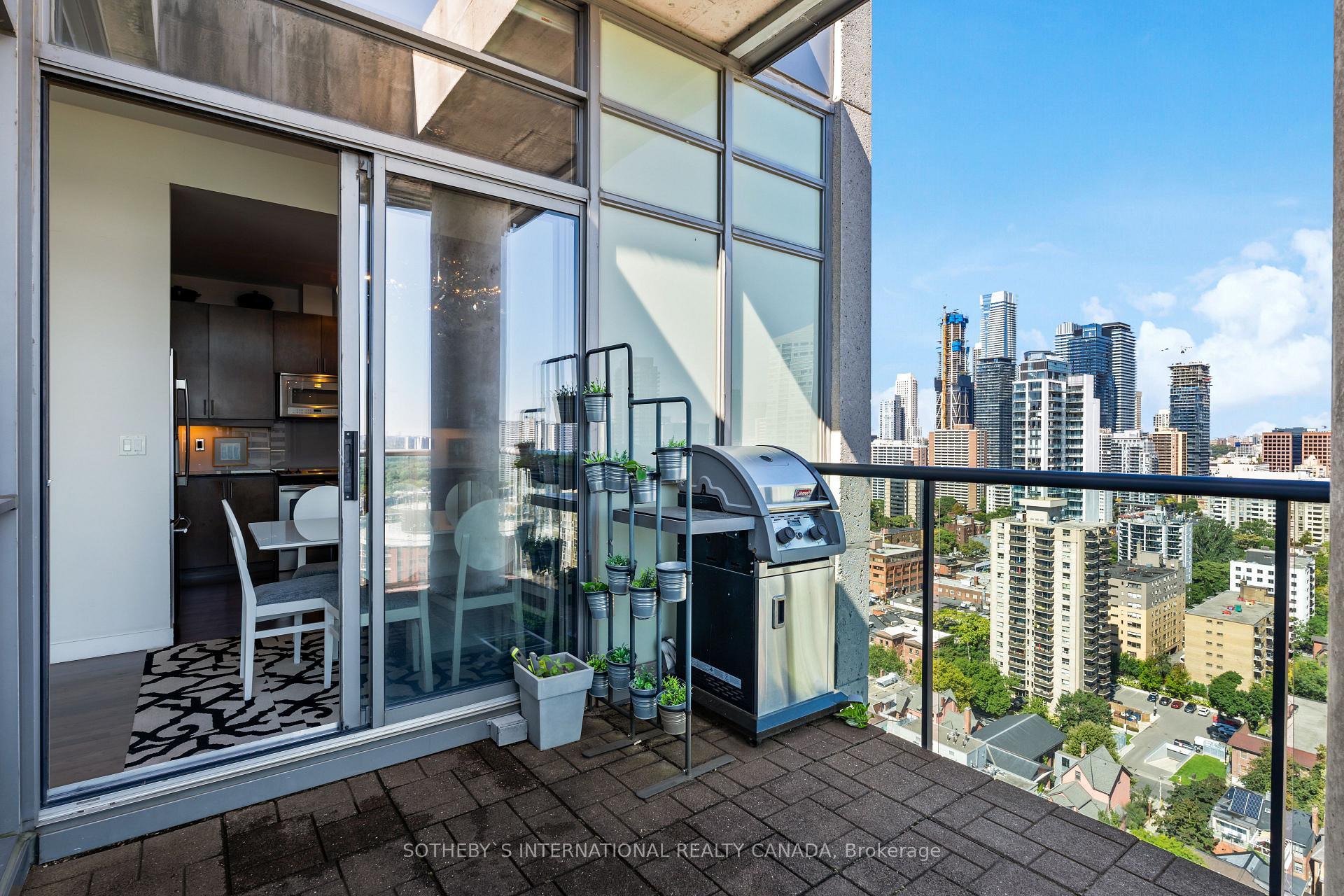 Photo 13 of Unit PH 2, 285 Mutual Street, Toronto, Church-Yonge Corridor — HOMEH