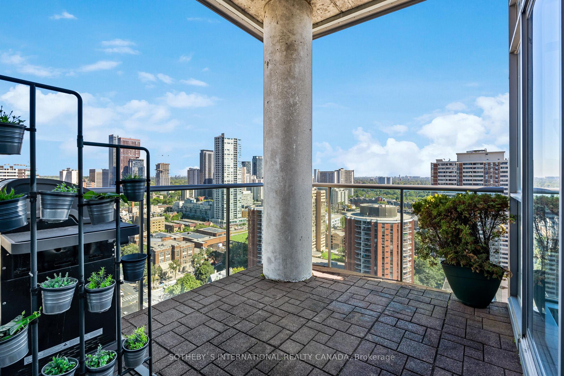 Photo 14 of Unit PH 2, 285 Mutual Street, Toronto, Church-Yonge Corridor — HOMEH
