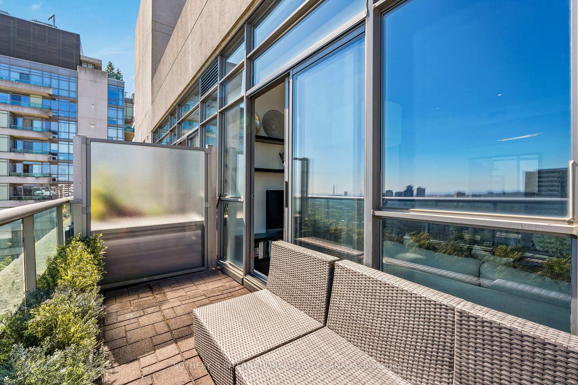 Photo 16 of Unit PH 2, 285 Mutual Street, Toronto, Church-Yonge Corridor — HOMEH