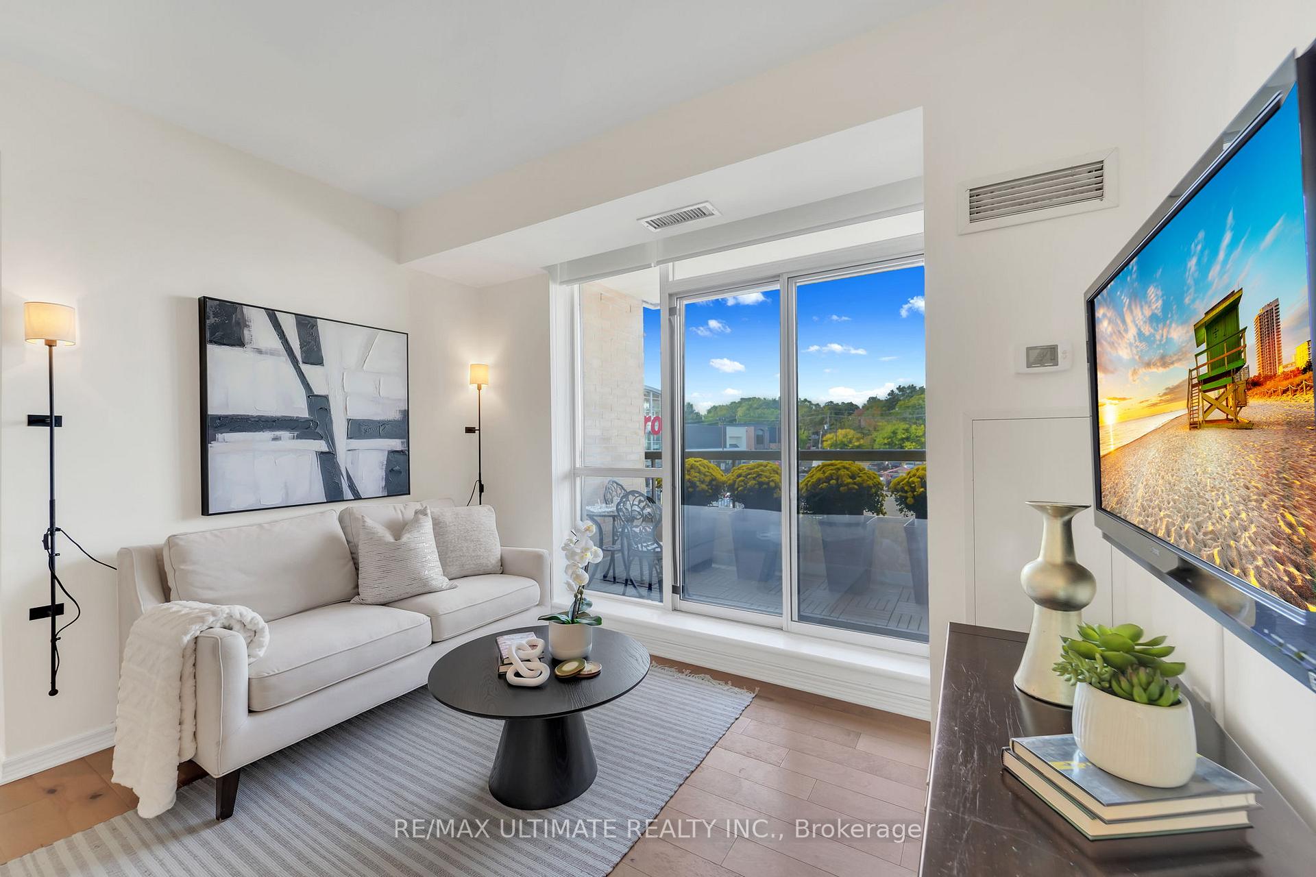 Photo 6 of Unit 209, 1750 Bayview Avenue, Toronto, Mount Pleasant East — HOMEH