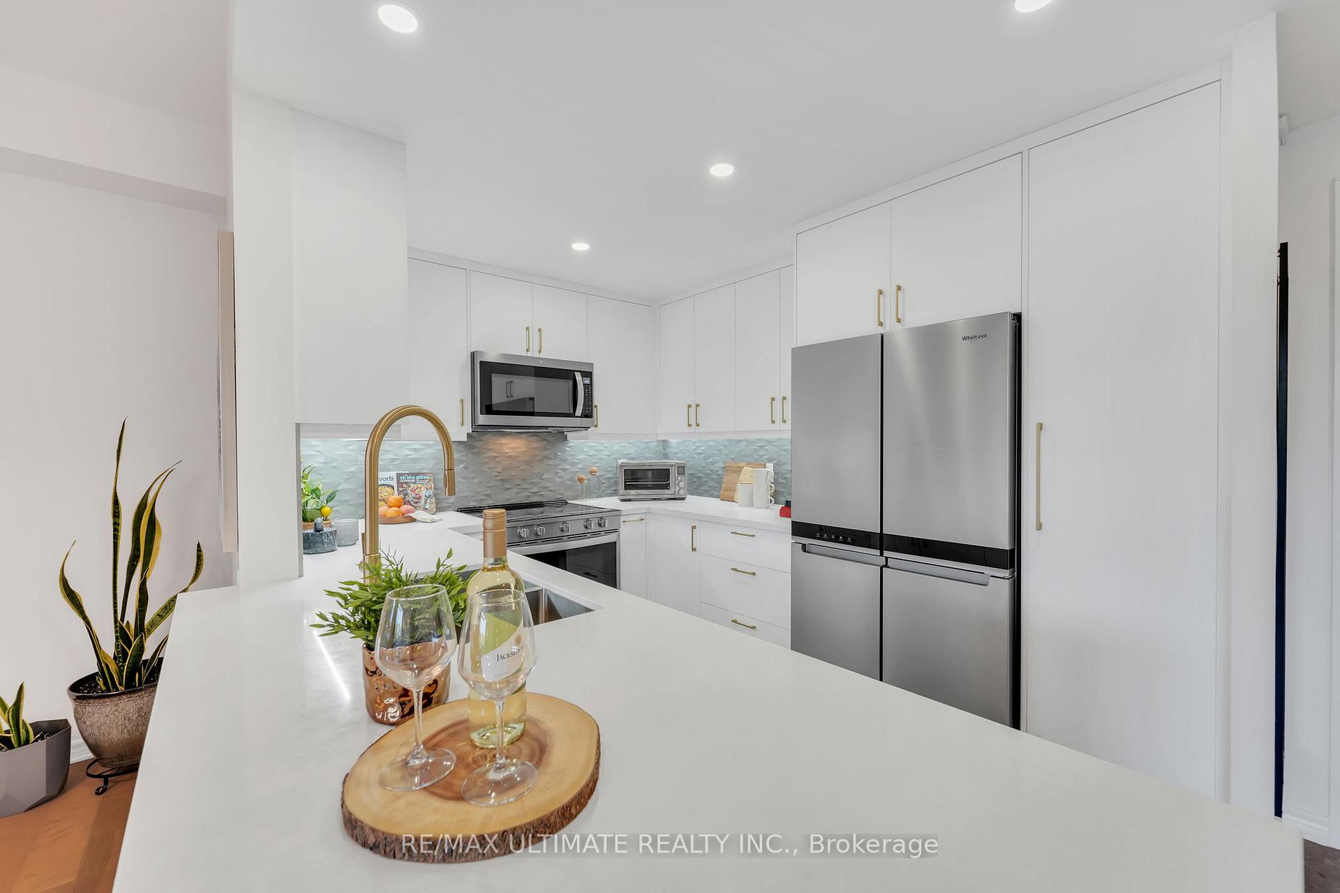 Photo 9 of Unit 209, 1750 Bayview Avenue, Toronto, Mount Pleasant East — HOMEH