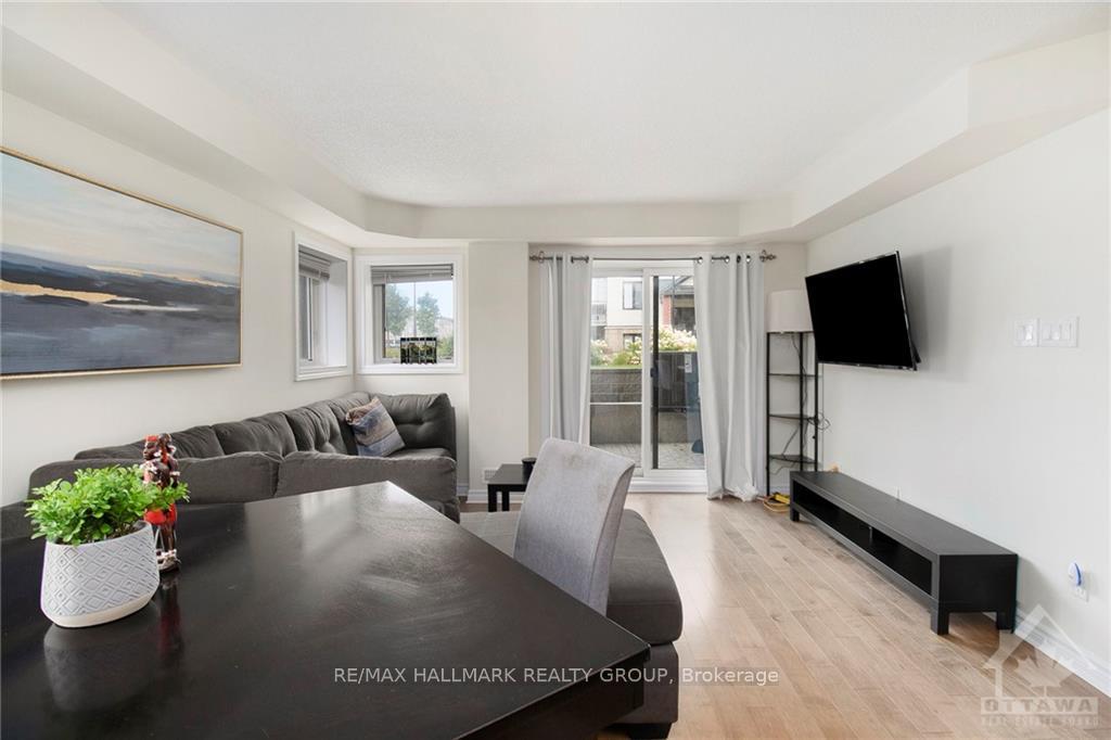 Photo 8 of Unit 1, 105 Bluestone Private, Ottawa, Avalon West — HOMEH