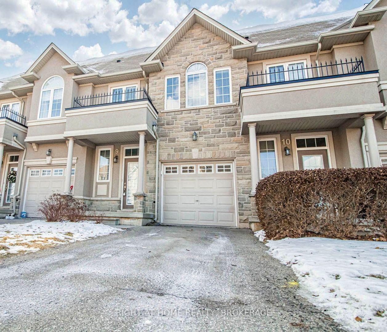 Photo 3 of Unit 9, 370 Stonehenge Drive, Hamilton, Meadowlands — HOMEH