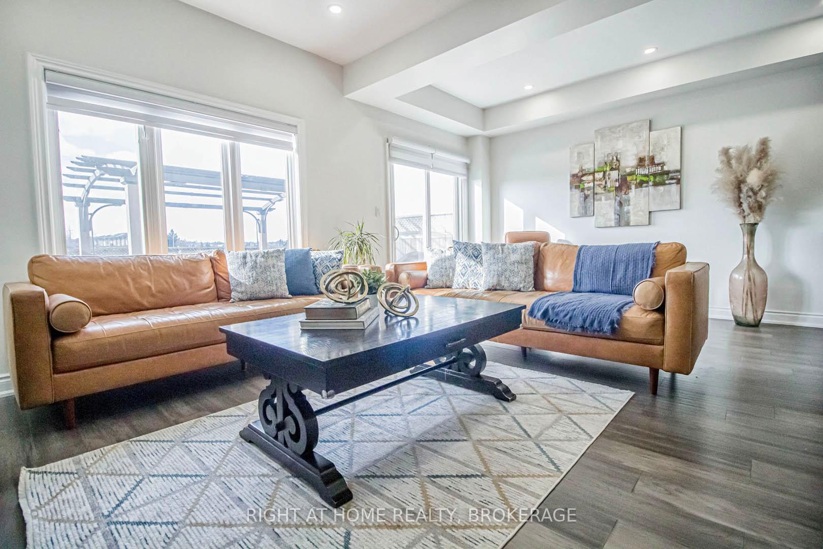Photo 6 of Unit 9, 370 Stonehenge Drive, Hamilton, Meadowlands — HOMEH