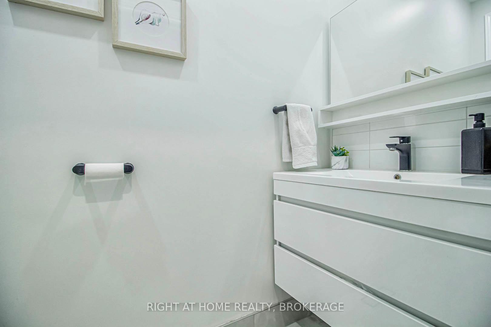 Photo 14 of Unit 9, 370 Stonehenge Drive, Hamilton, Meadowlands — HOMEH