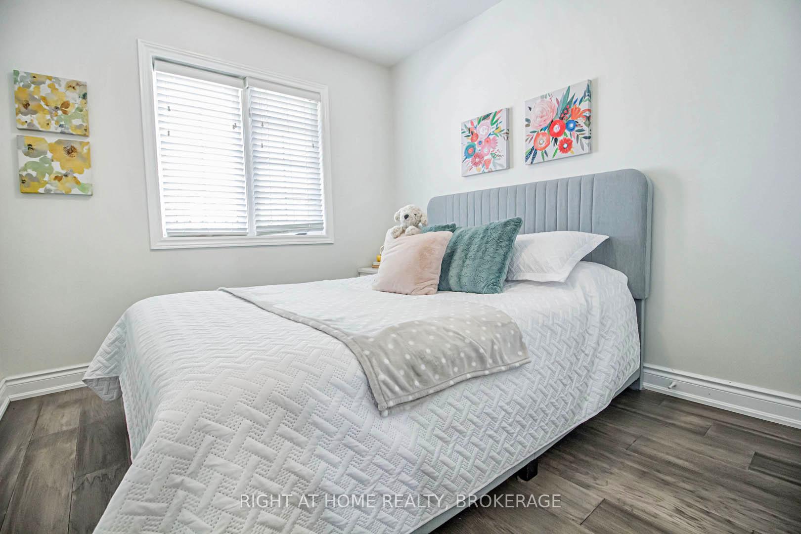 Photo 21 of Unit 9, 370 Stonehenge Drive, Hamilton, Meadowlands — HOMEH