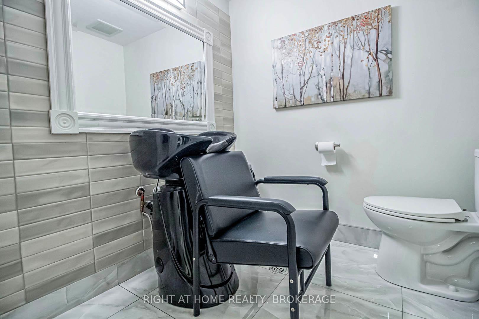 Photo 27 of Unit 9, 370 Stonehenge Drive, Hamilton, Meadowlands — HOMEH