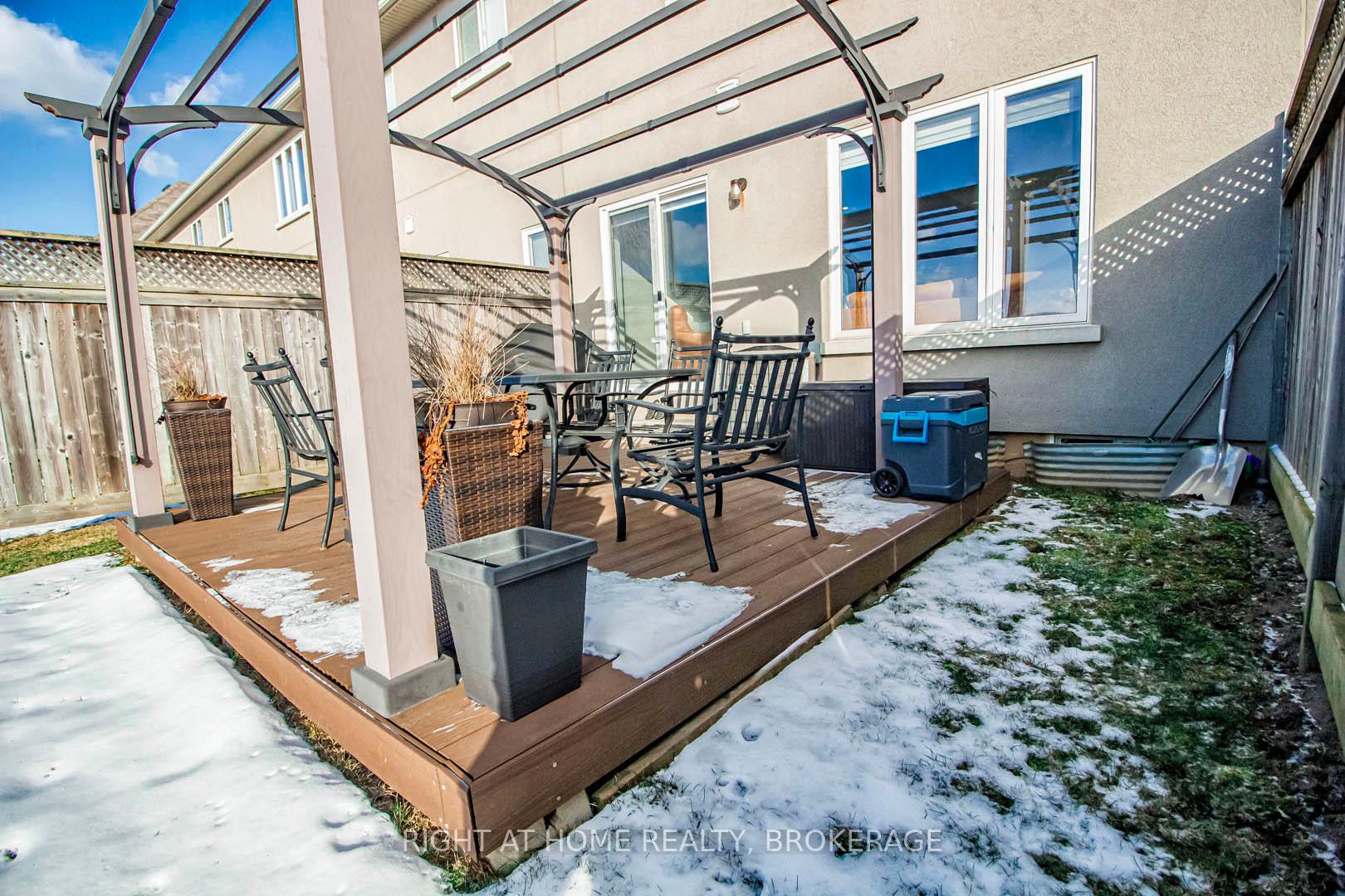 Photo 30 of Unit 9, 370 Stonehenge Drive, Hamilton, Meadowlands — HOMEH