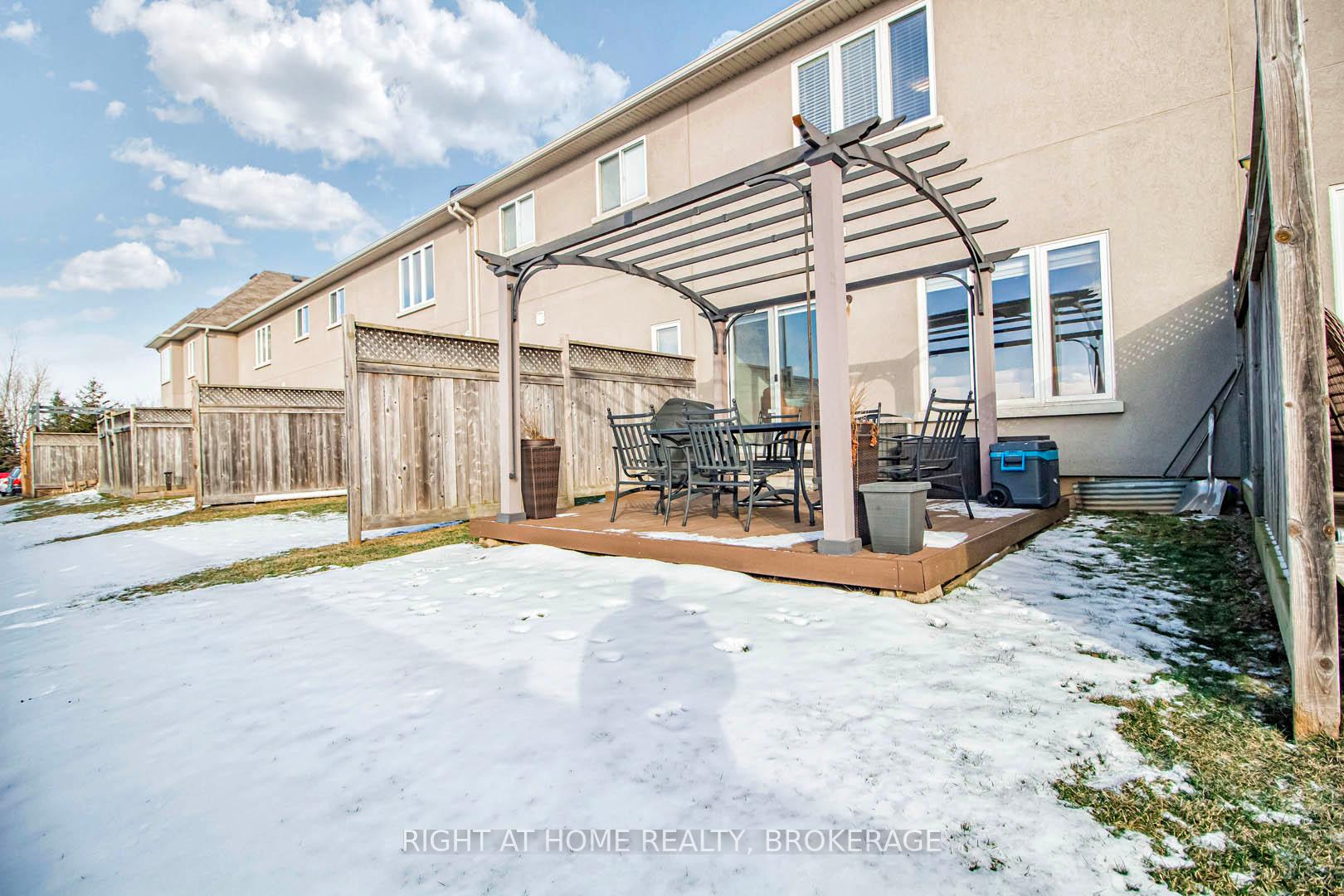 Photo 31 of Unit 9, 370 Stonehenge Drive, Hamilton, Meadowlands — HOMEH
